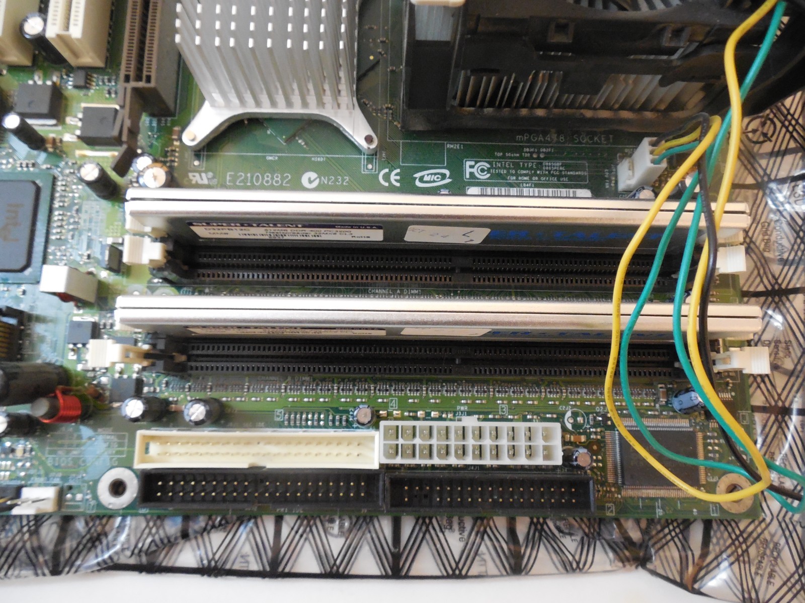 Intel D865GBF D865PERC Socket mPGA478B Motherboard P4 2.8GHz 1024MB DDR 2(512mb)