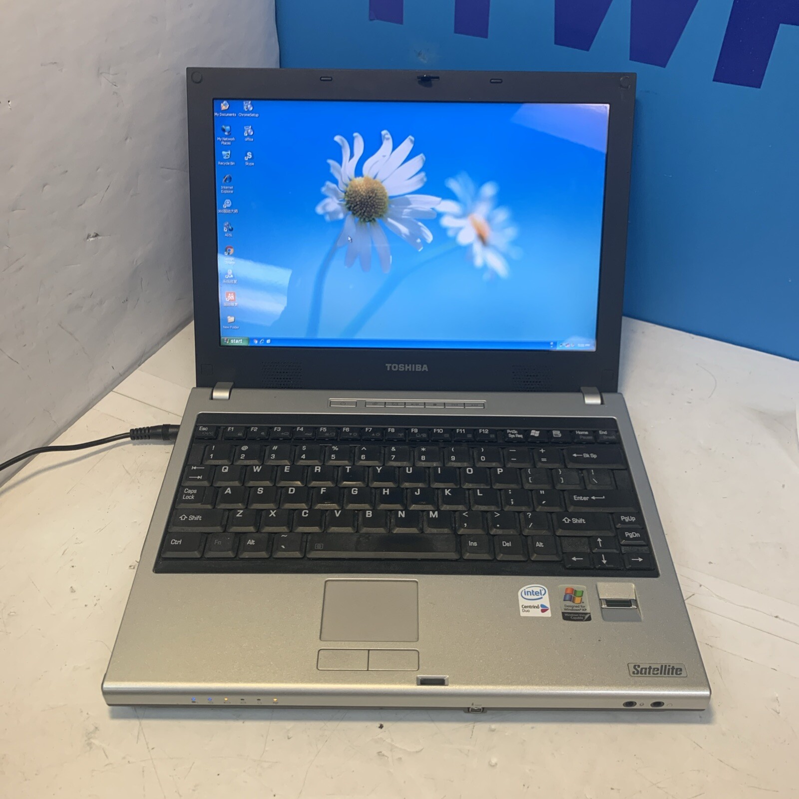 12” Toshiba Satellite U200 2-Core 1.6GHZ 1GB 250GB Windows XP pro (Bad Audio)