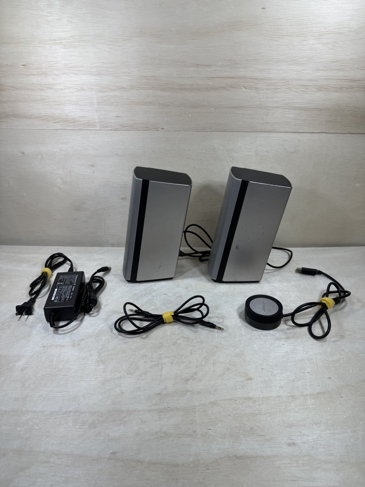 Bose Companion 20 Multimedia Computer Speaker System Silver, Wires, Pod – Tested
