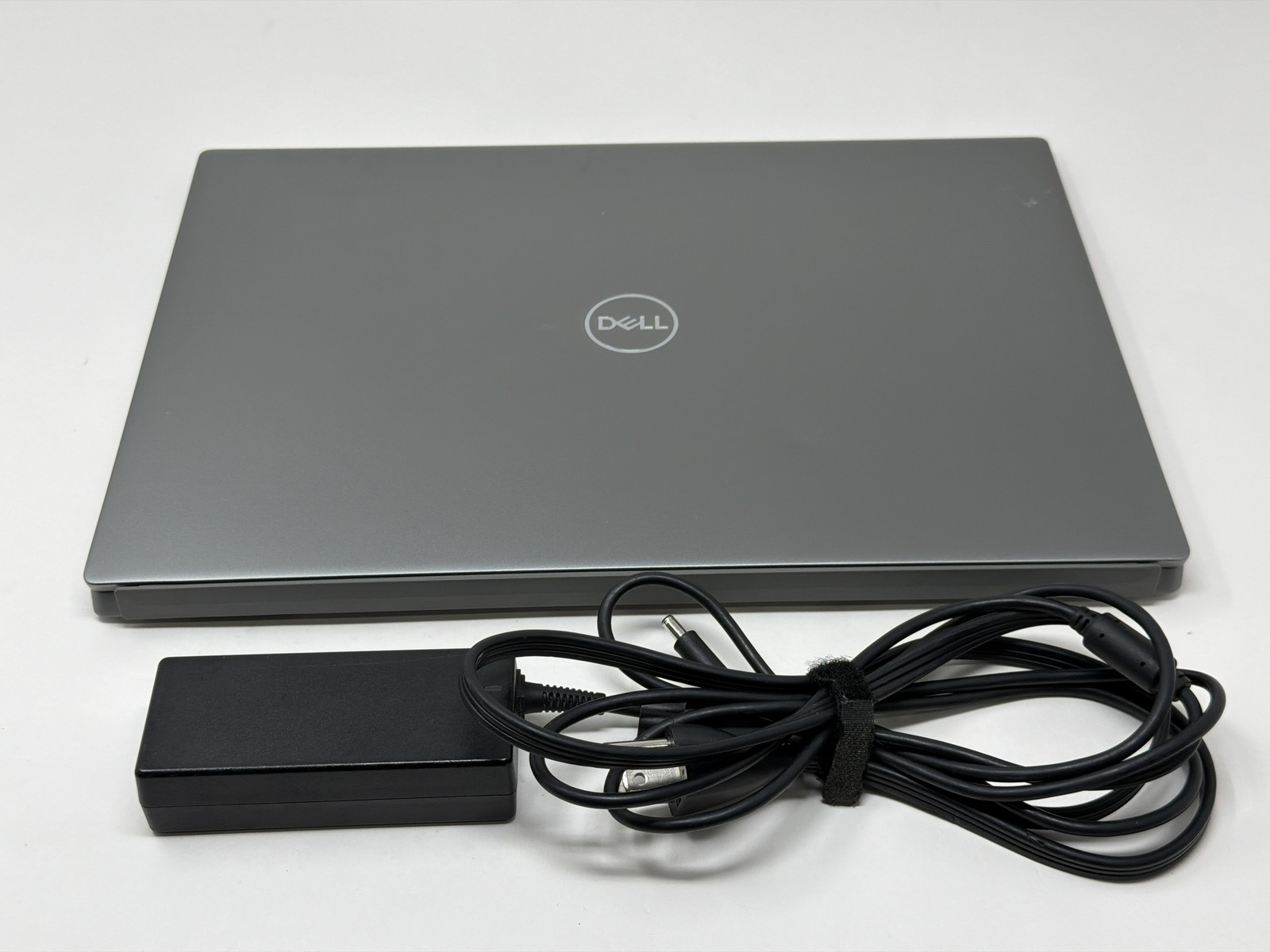 Dell Vostro 5620 12th Gen Intel Core i7-1260P 2.1GHz 512GB 16GB RAM 15.6in Used
