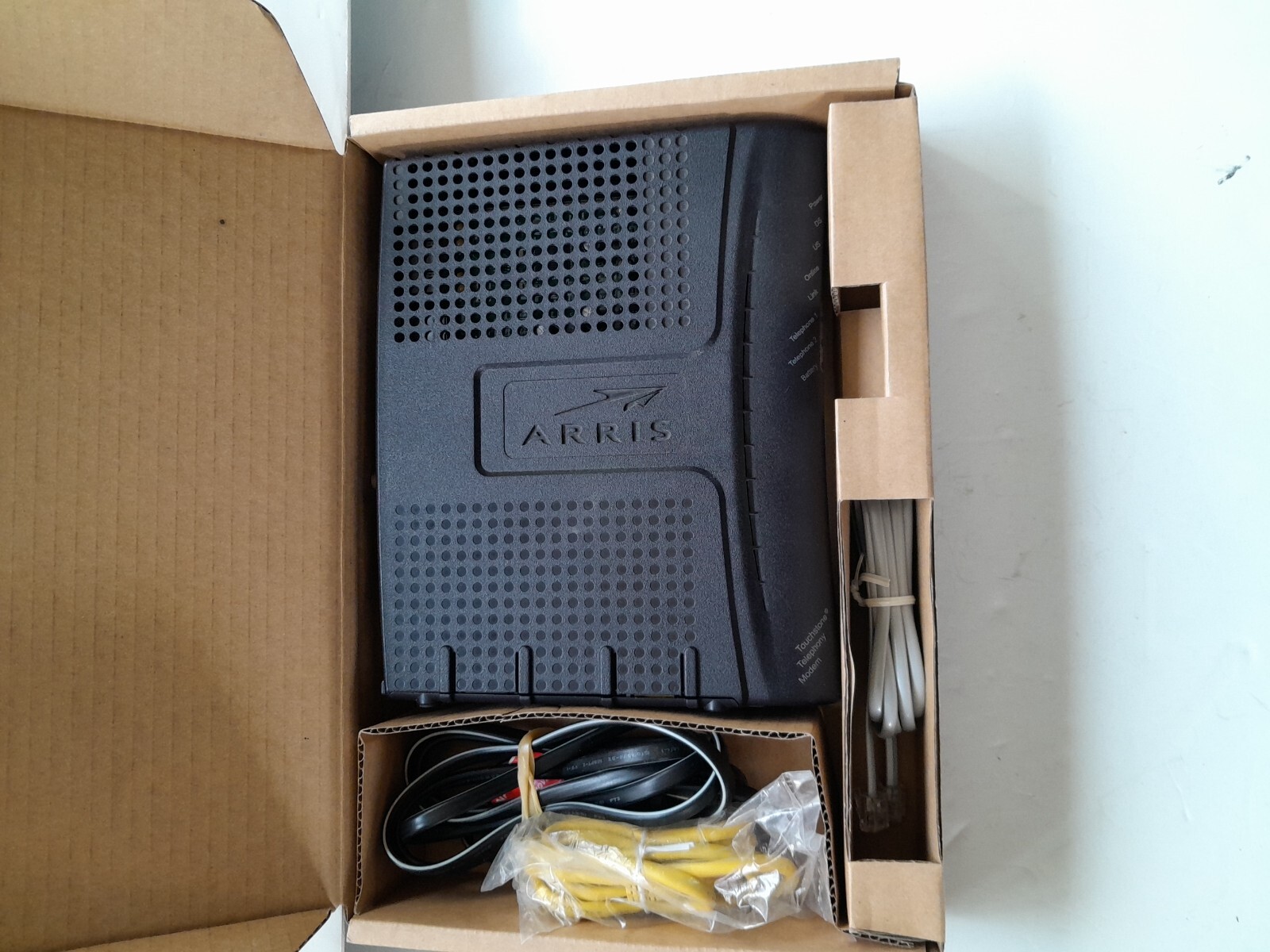 Arris 3.0 Cable Modem Model: TM602G/115 P/NTM02AC1G6 USED