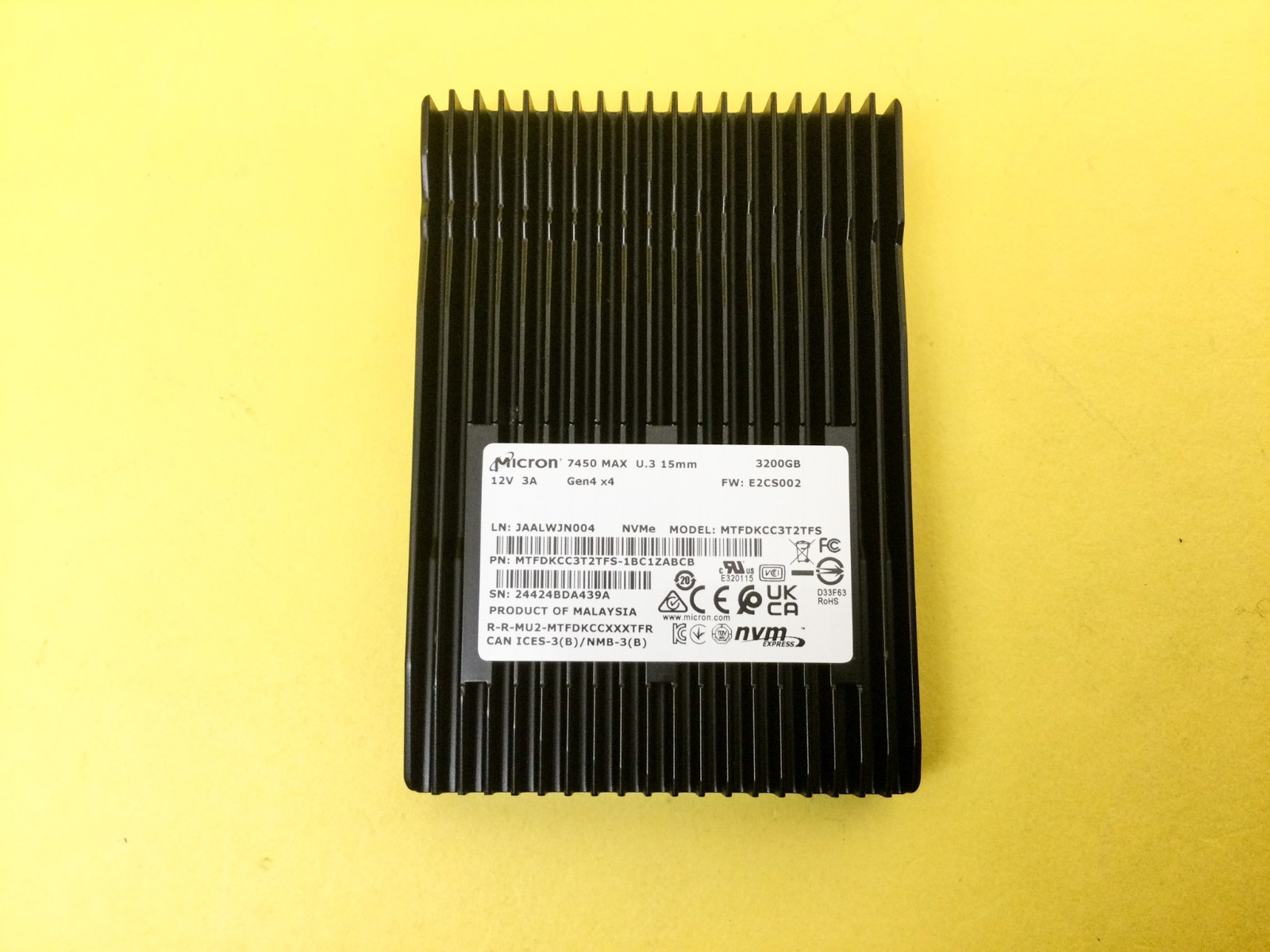 Micron 7450 MAX 3.2TB NVMe PCIe4.0 U.3 2.5in SSD MTFDKCC3T2TFS