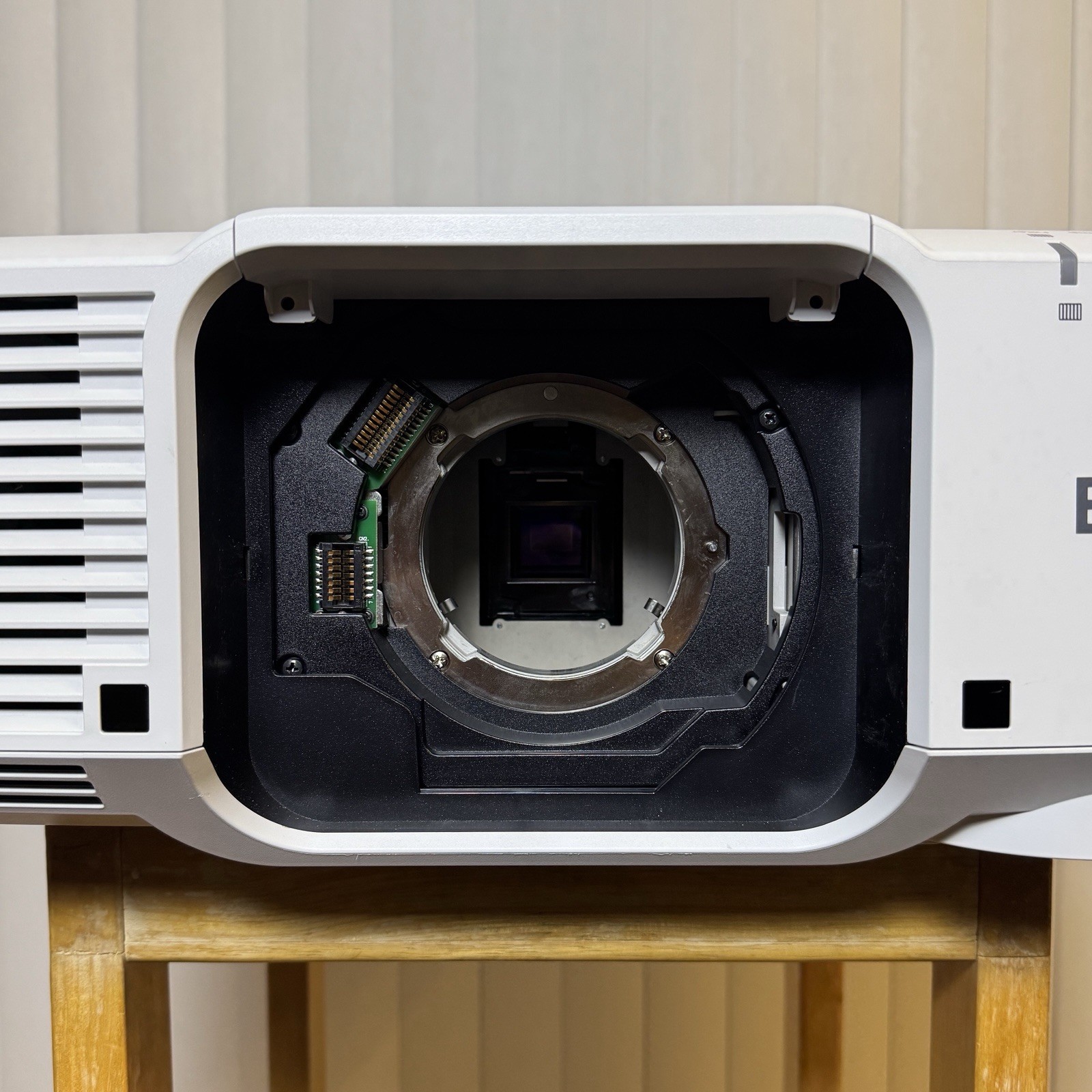 Epson EB-PU1008W 3LCD WUXGA 8,500 Lumen Laser Projector w/ 4K | 2726 Light Hours