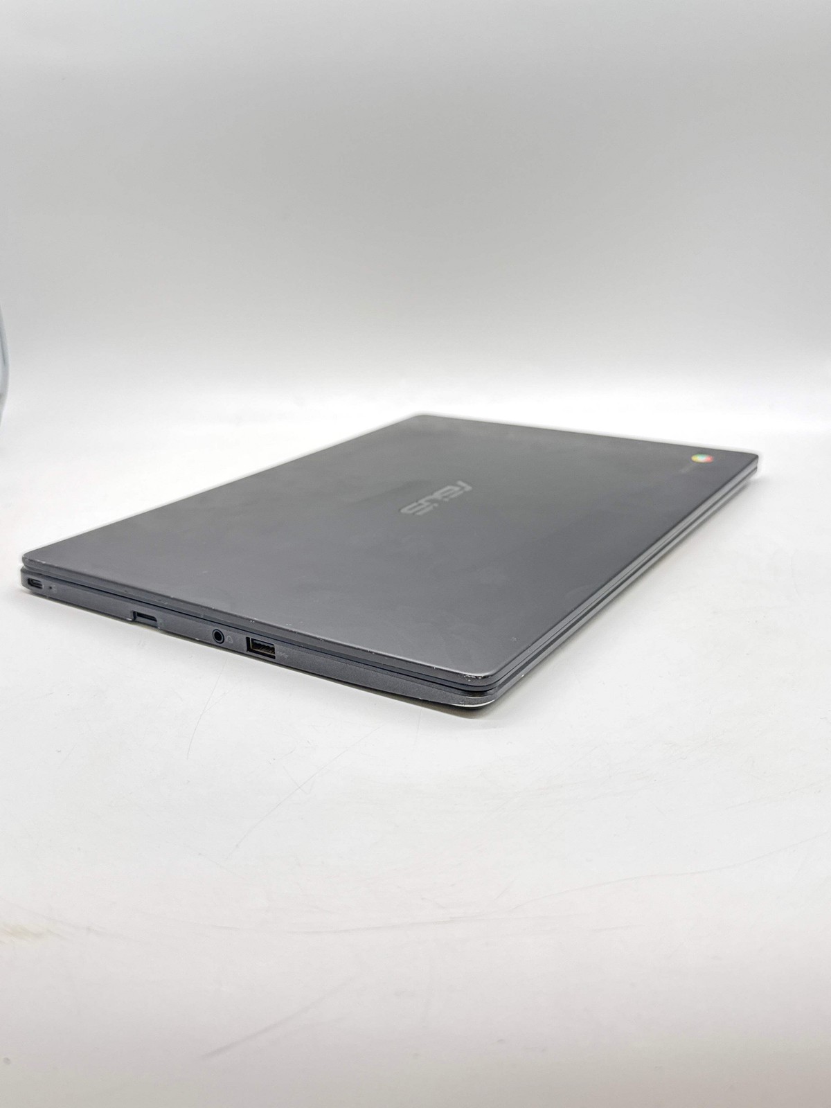 Asus Chromebook C423N 14″ Intel Celeron N3350 @1.1 GHz 4GB RAM 32GB eMMC