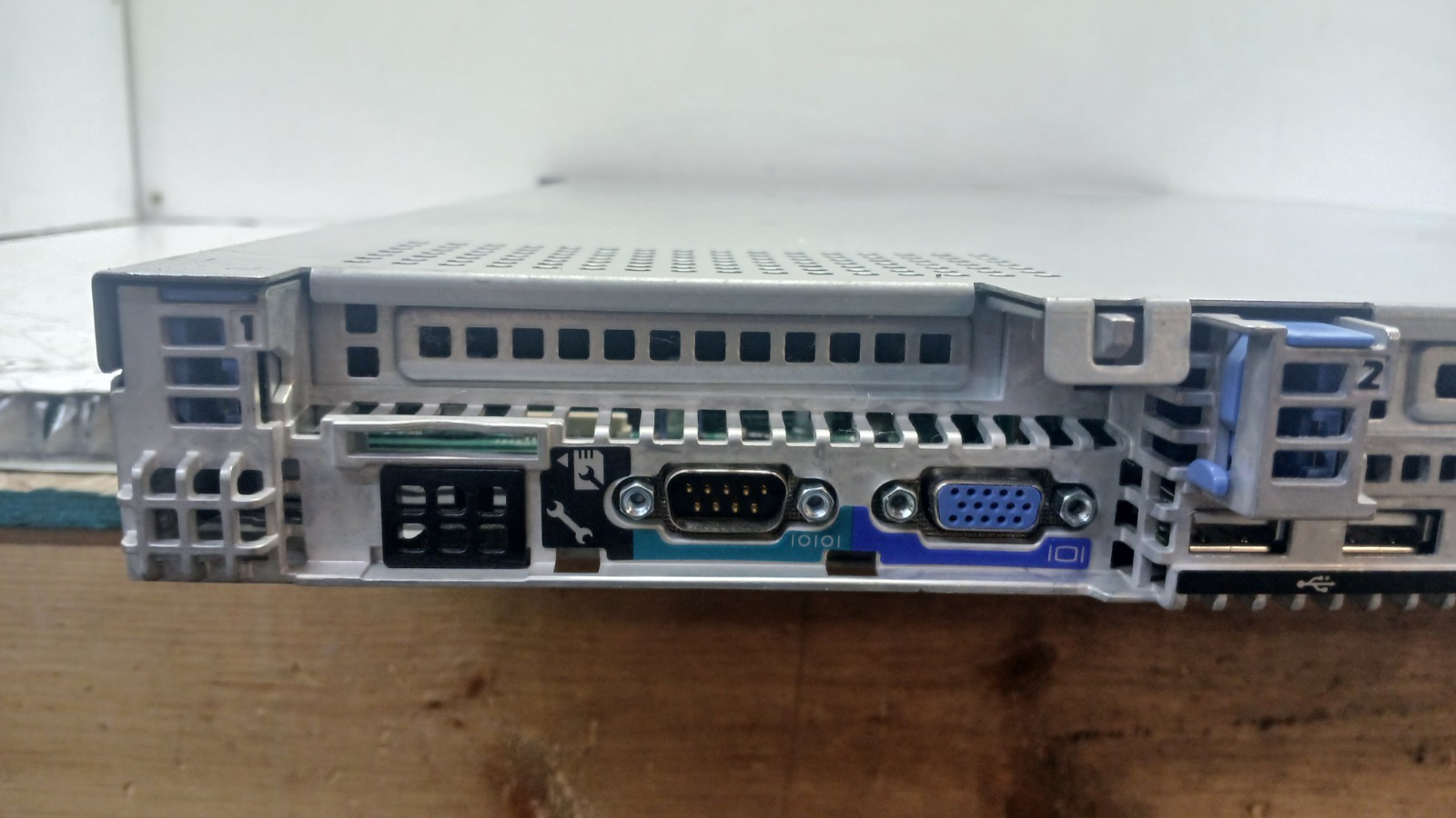 Dell PowerEdge R610 w Intel Xeon E5645 @2.40GHz 8GB RAM NO HDs *READ*
