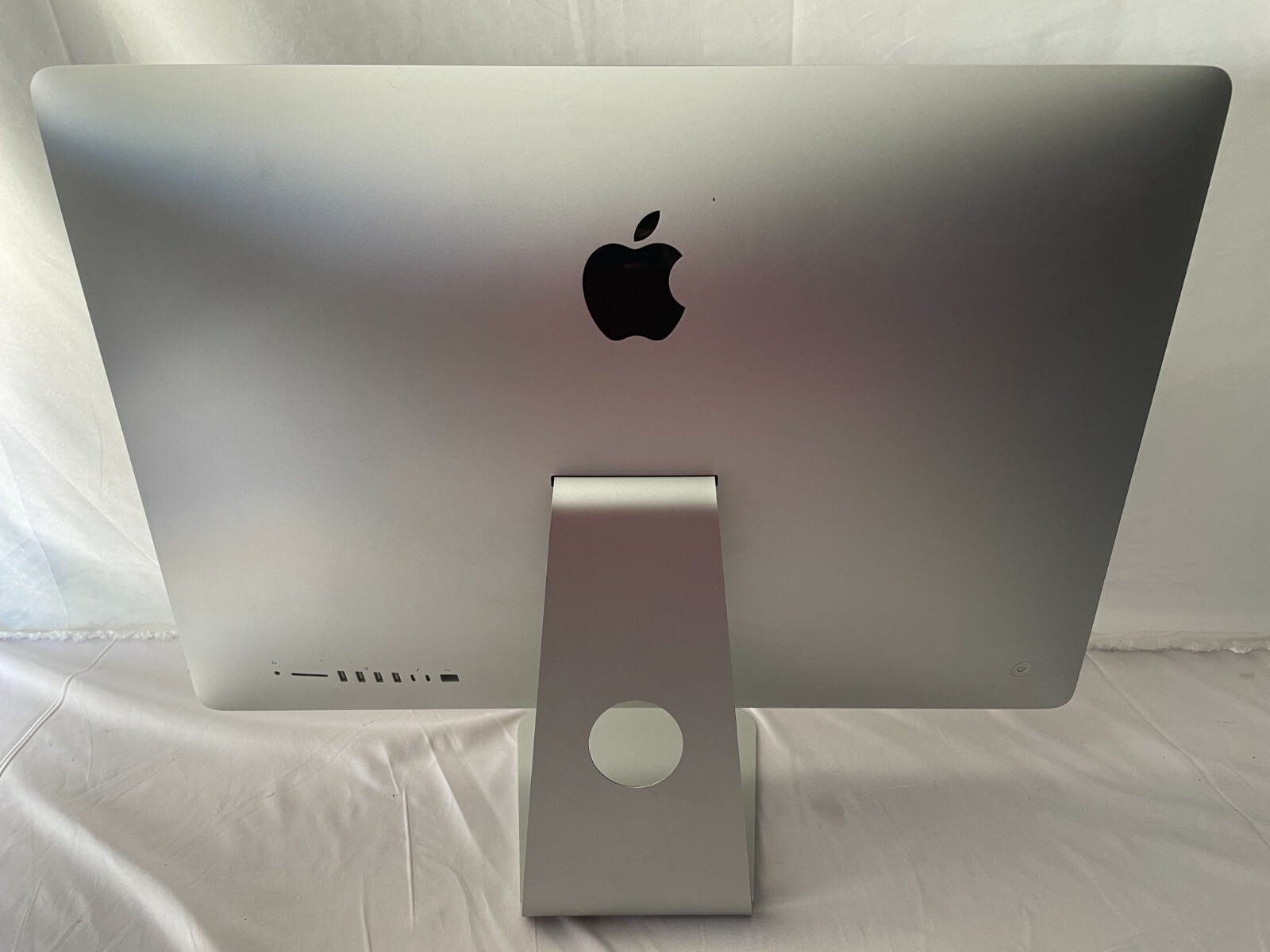 Apple 2019 27 in iMac 5k 3.6GHz i9 64GB 1tb fusion 575X AppleCare 5/23