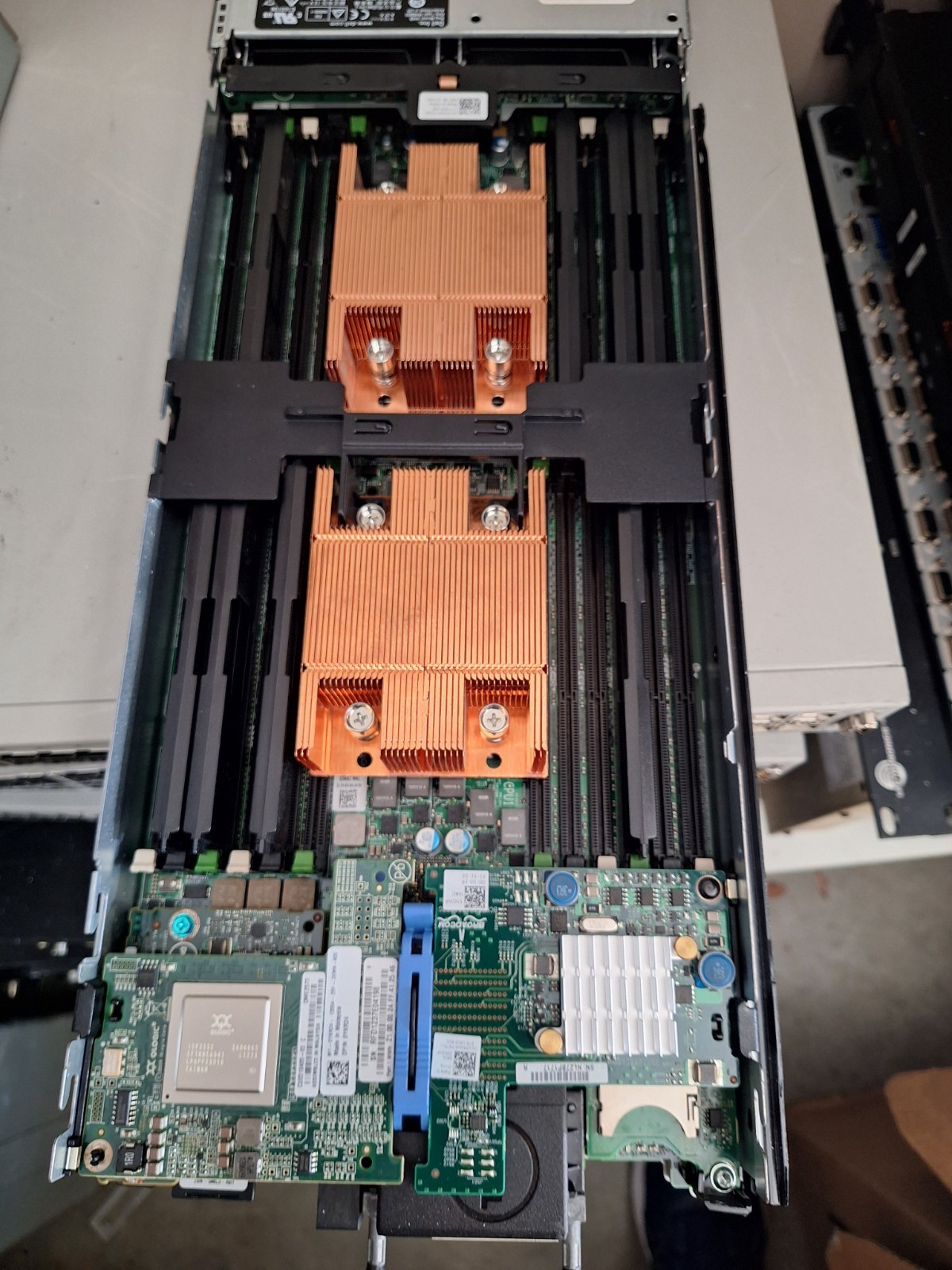 Dell M620 Blade Server Intel Xeon 2x E5-2665 @2.40GHz No HDD and No Ram QTY