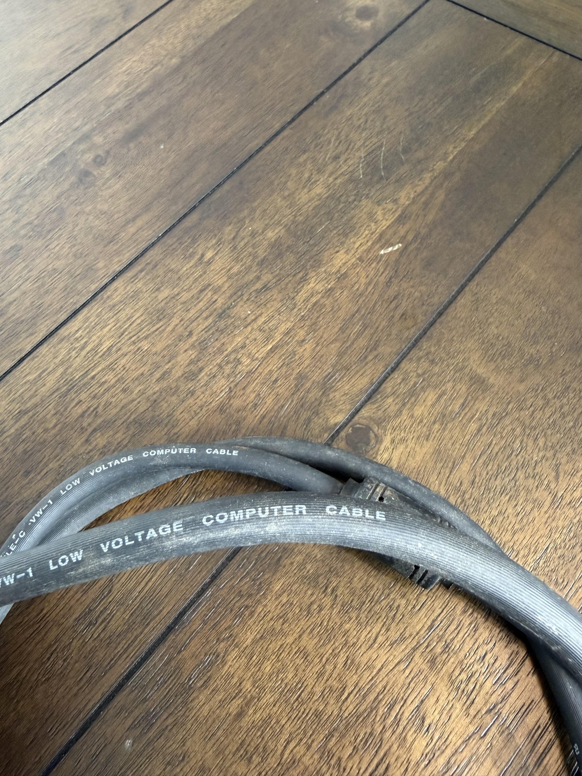 RadioShack VGA SVGA D-Sub Cable 6 Ft Black Male To Male Monitor PC Computer