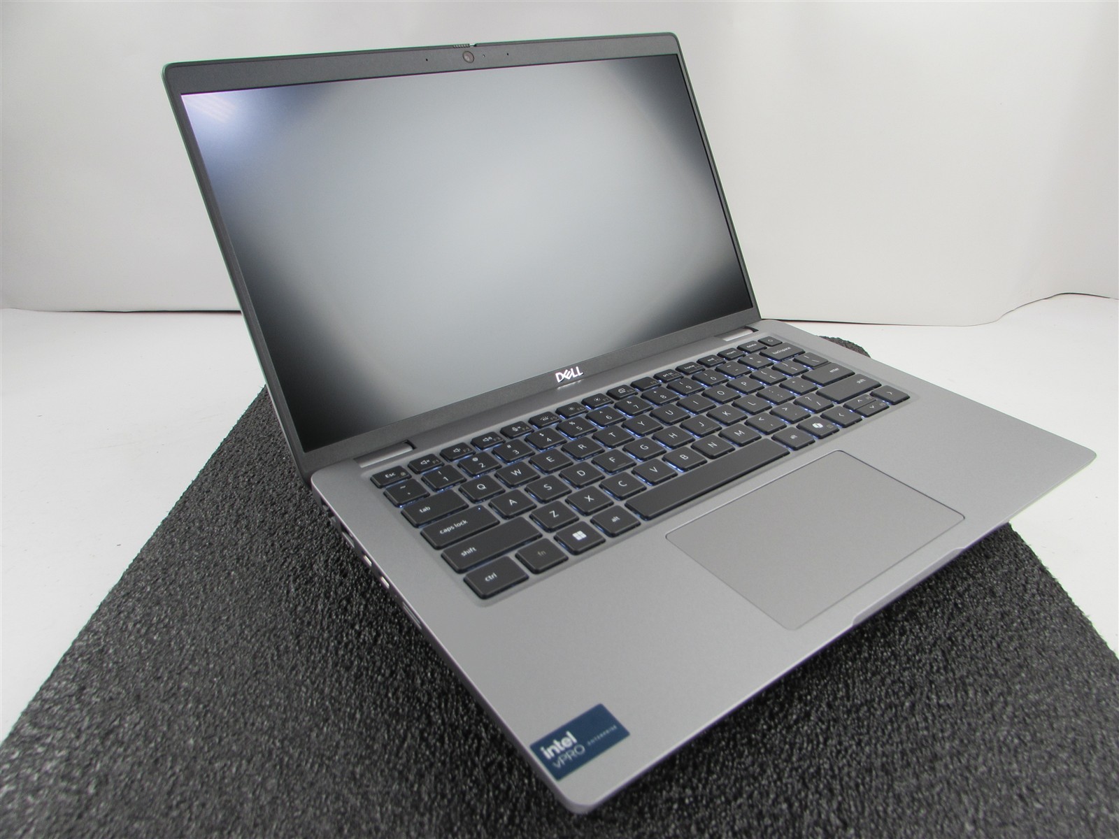 DELL LATITUDE 5450 1920X1080 FHD CORE ULTRA 5 135U 512GB SSD NO RAM NO O.S