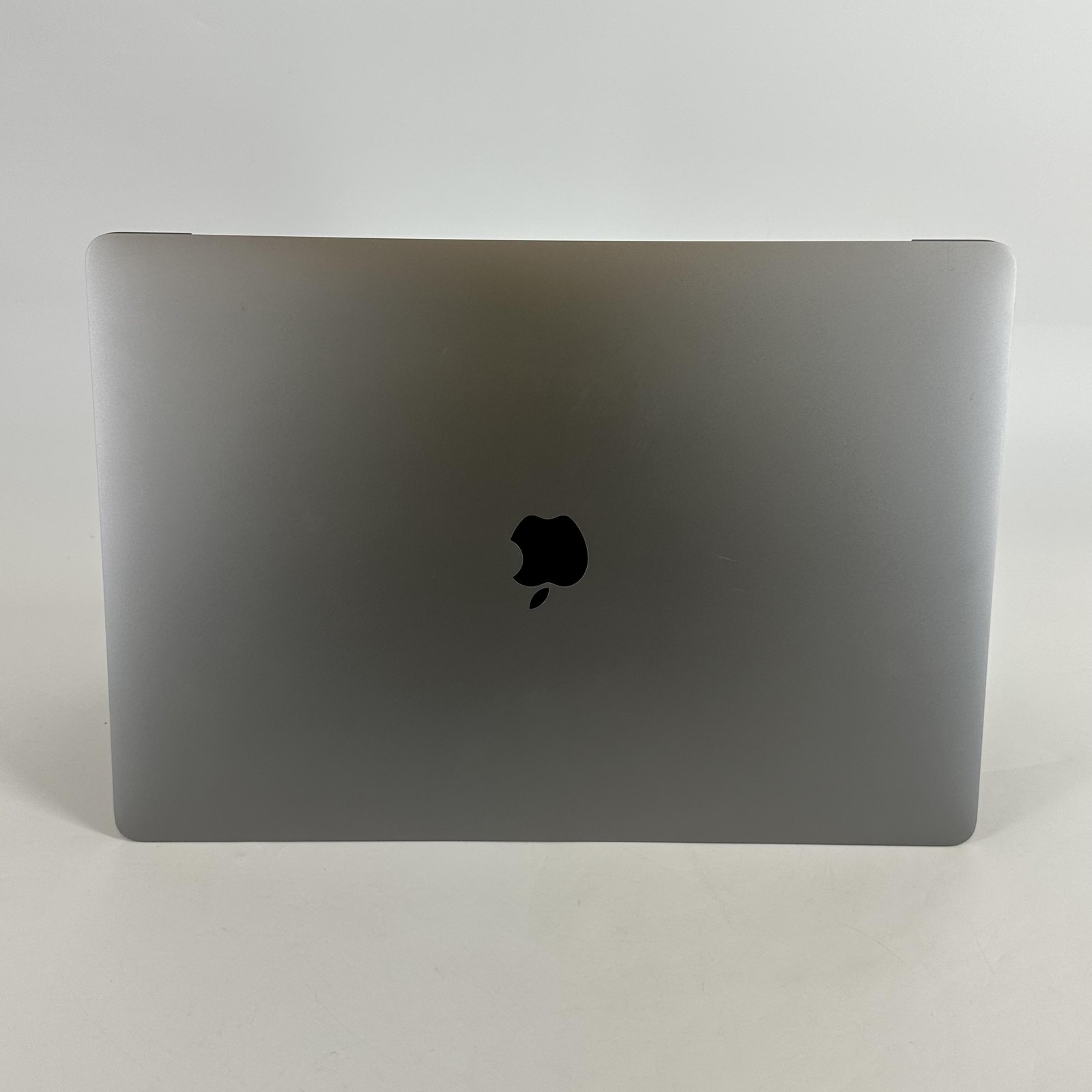 MacBook Pro 16 Touch Bar Space Gray 2019 2.4 GHz i9 32GB 1TB Radeon Pro 5500M