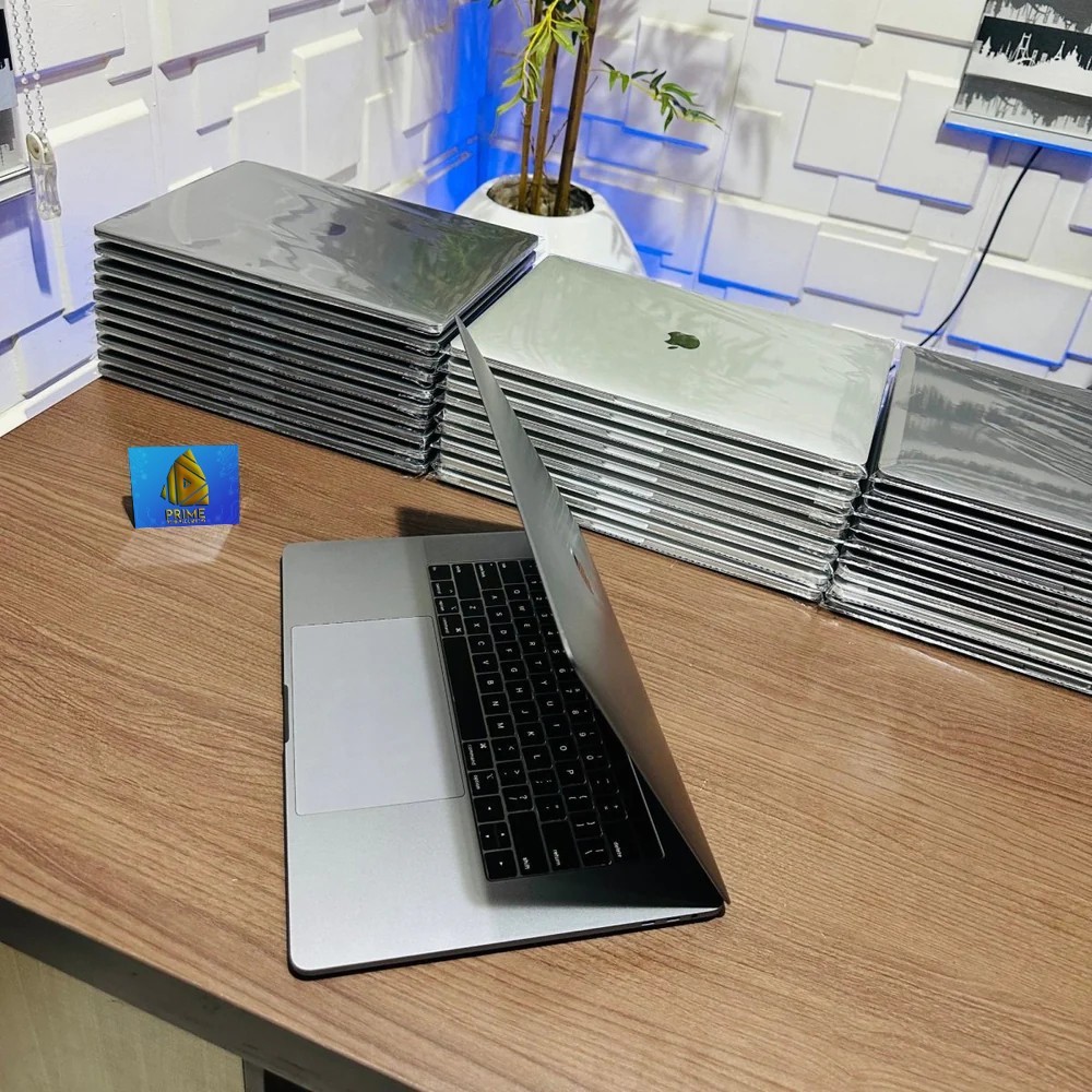 MacBook Pro 16″ 16GB RAM 512GB SSD OSX TAHOE Radeon Pro 5300M – 1 Year Warranty