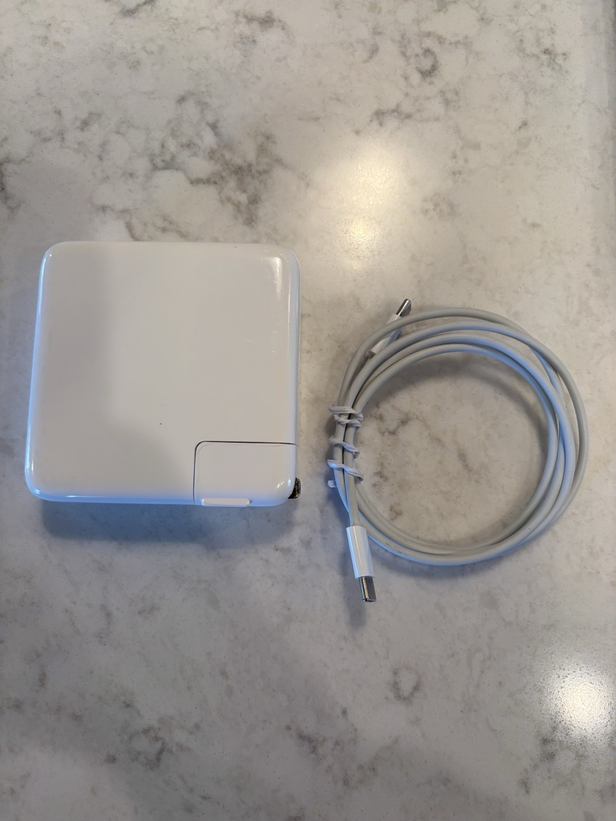Apple MacBook Pro – A1990 – 2019 15″ – i7 @ 2.60GHz/16GB/500GB SSD