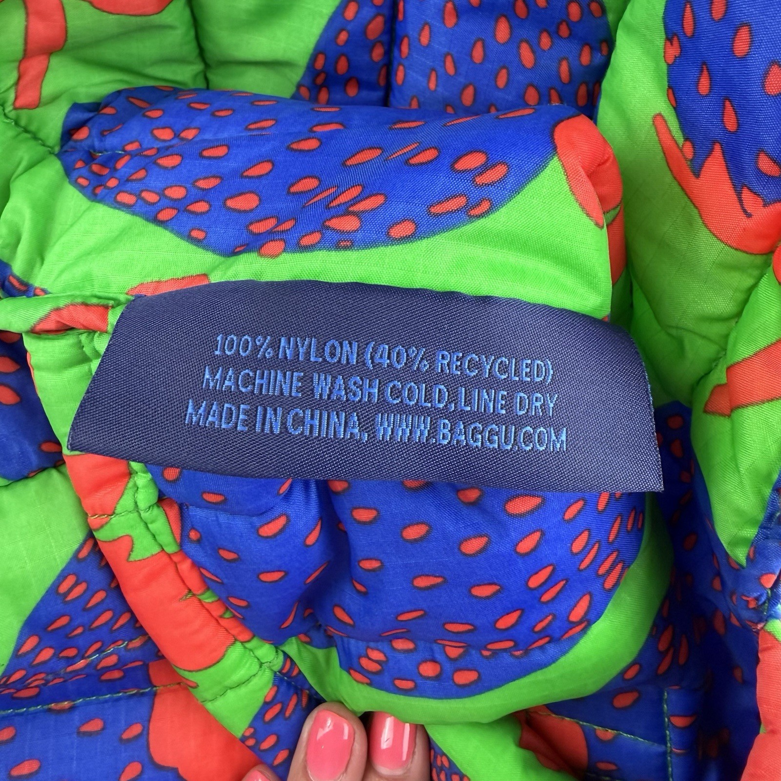 BAGGU Electric Strawberry 16” Laptop Sleeve DISC Green/Blue Symmetrical Pattern