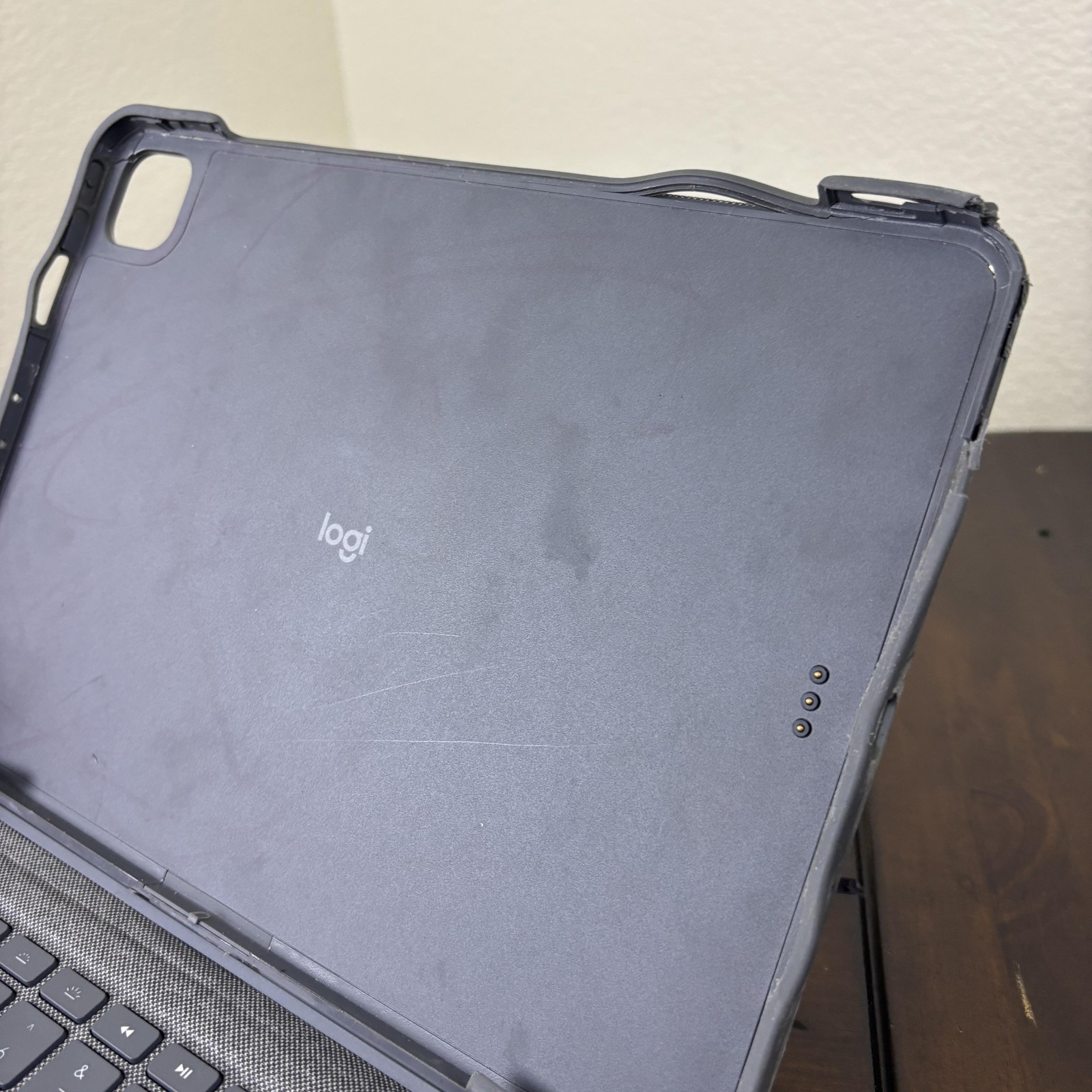 Logi Keyboard Folio Case For Apple IPad Gray Fabric W/ Trackpad Stand Cover
