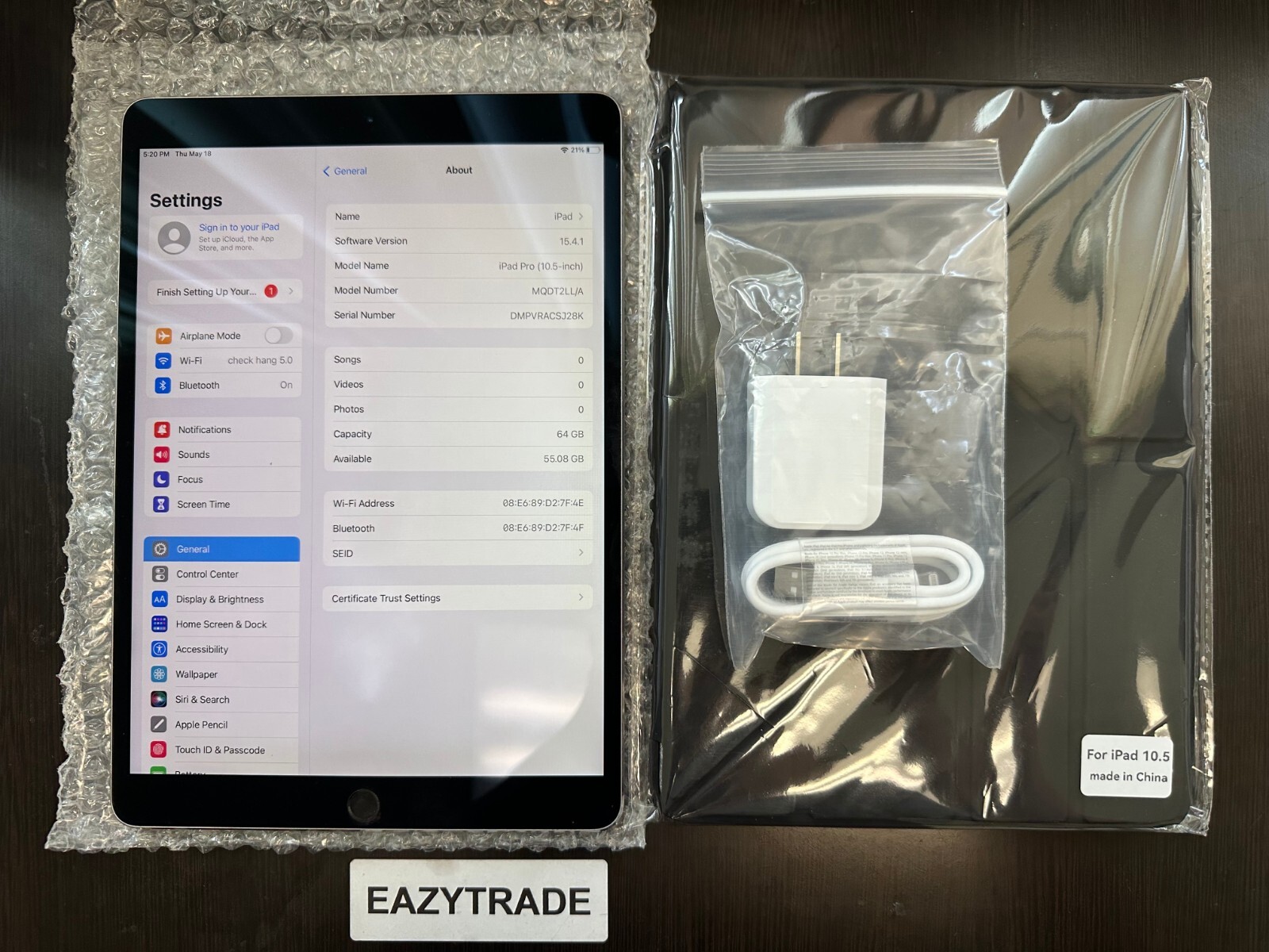 Apple iPad Pro 10.5″ 64GB, Wi-Fi – Space Gray – Bundle – Daily Deal