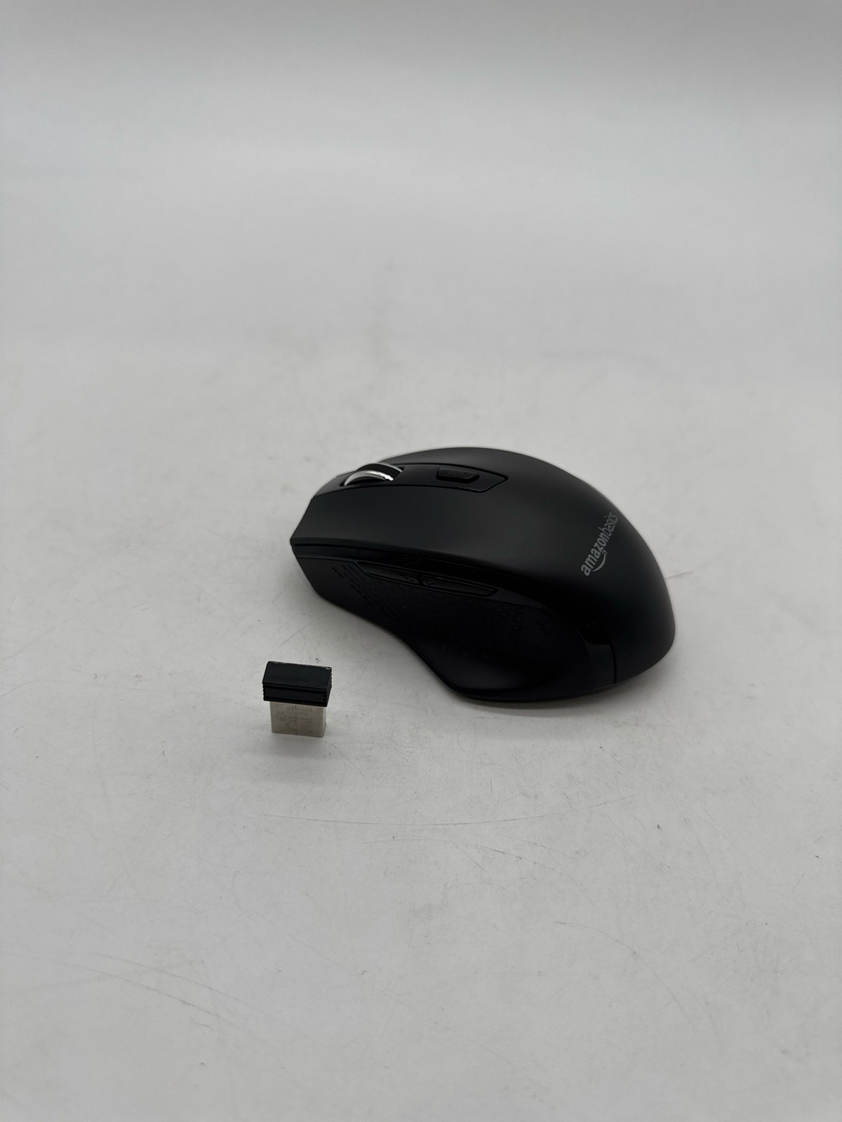 Amazon Basics Wireless Mouse Ergonomic 2.4GHz Optical Adjustable DPI Black