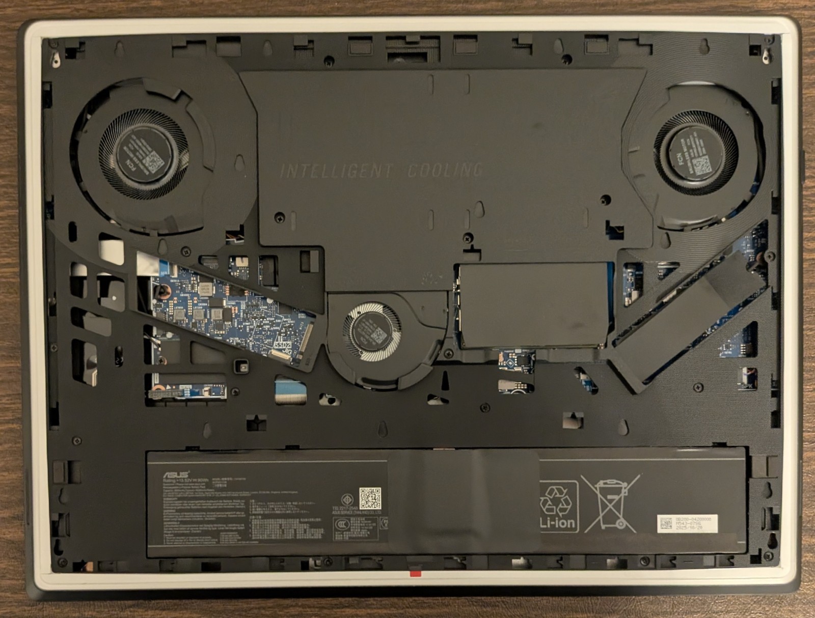 ASUS ROG Strix SCAR 18″ 2.5K 240Hz (Core Ultra 9 275HX, 32GB/1TB, RTX 5070 Ti)
