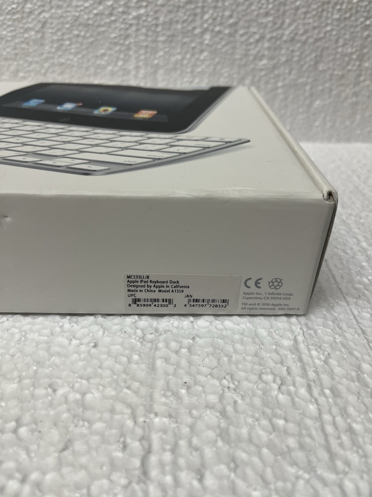 Apple iPad Keyboard Dock A1359 MC533LL/B Apple iPad 1st 2nd 3rd Gen New Open Box
