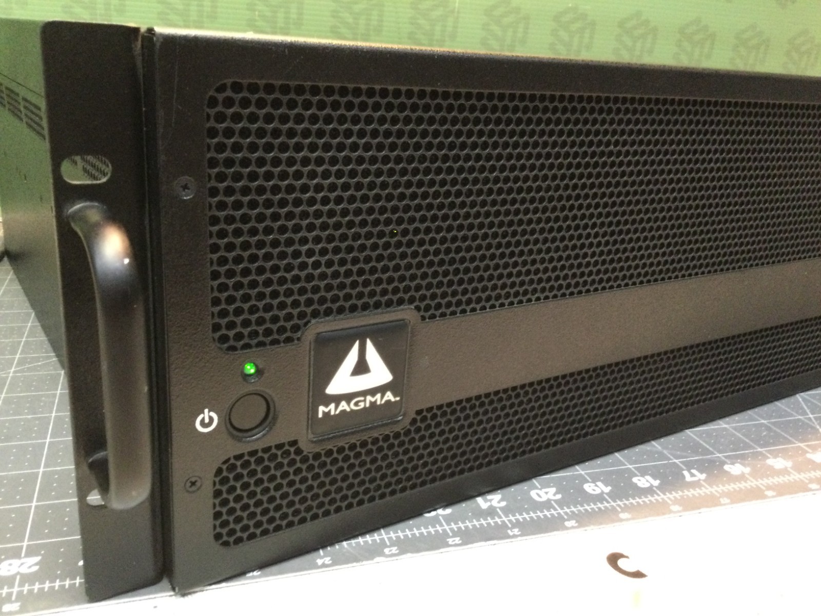 Magma PE6R4-I 6-Slot PCI Express to PCI/PCI-X Expansion Chassis Rackmoun