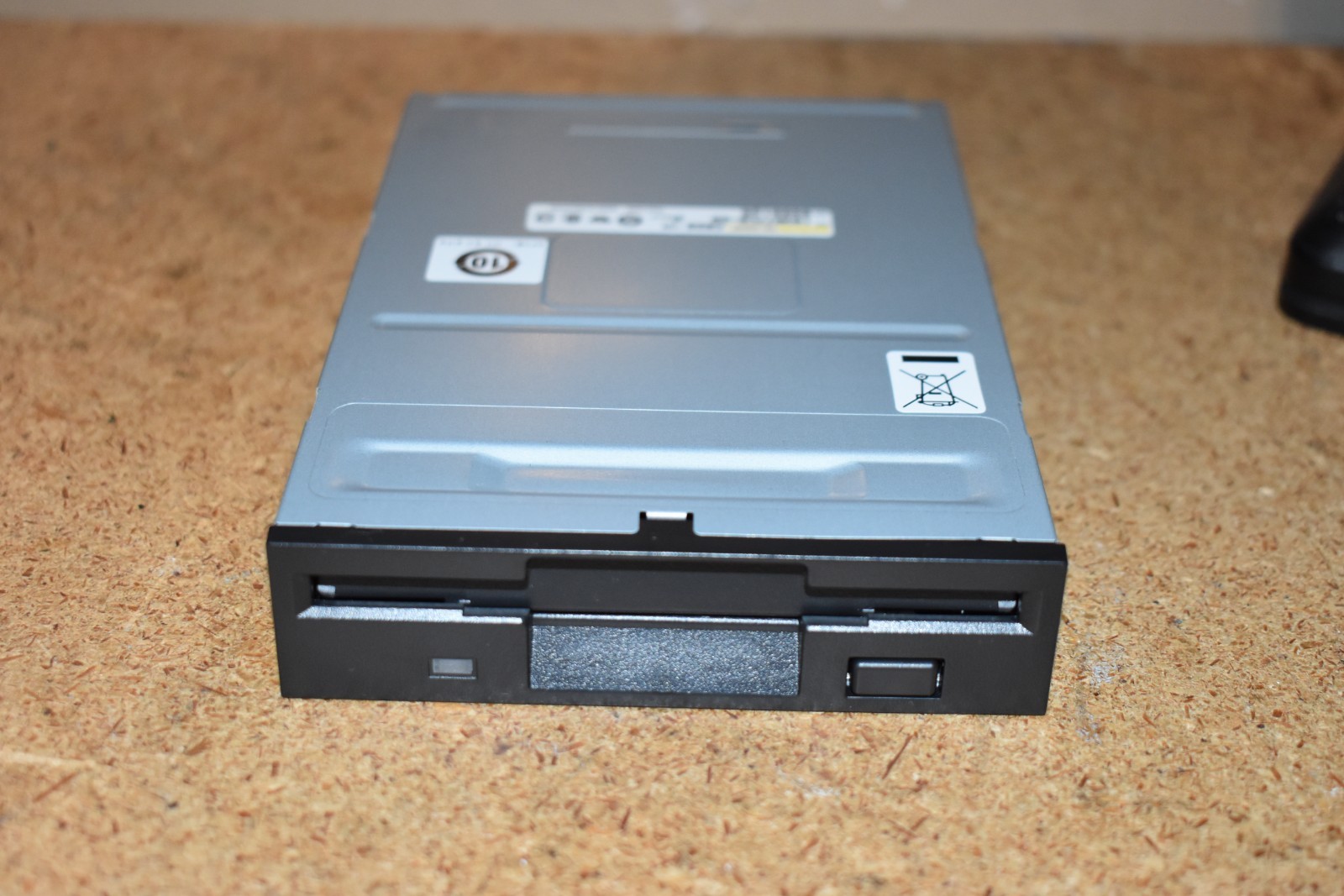 * * NEW * * Teac FD235HF 3.5″ inch Internal Desktop 1.44MB Floppy Disk Drive