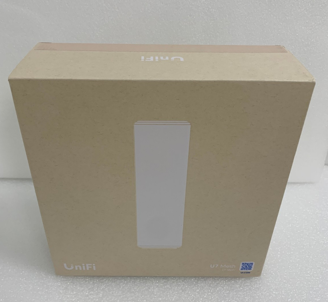 Ubiquiti UniFi U7 Mesh Indoor/Outdoor WiFi 7 Access Point – White (U7-Mesh-US)