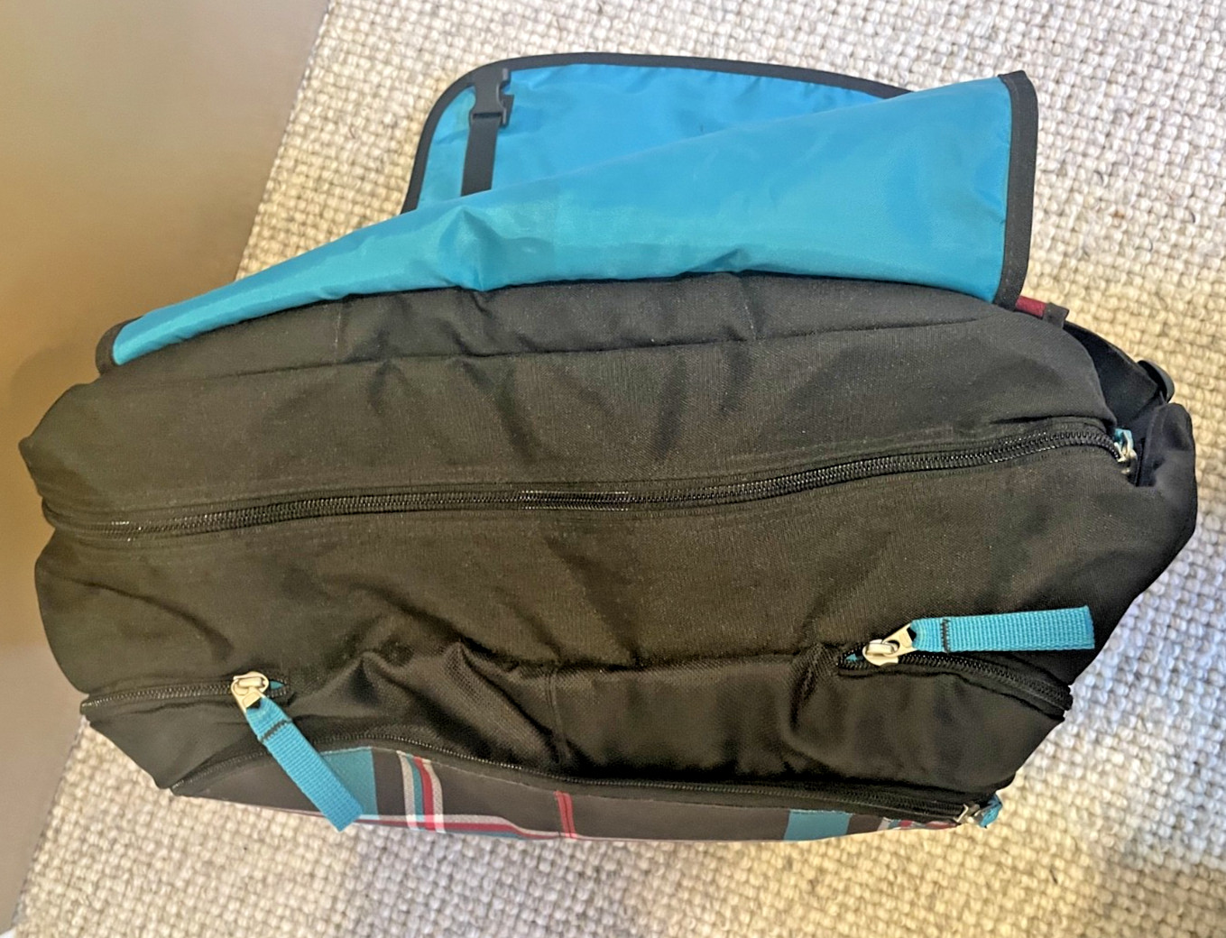 JanSport Teal Pink Black Plaid Messenger Bag 16×13 Padded Laptop Lined Zippers