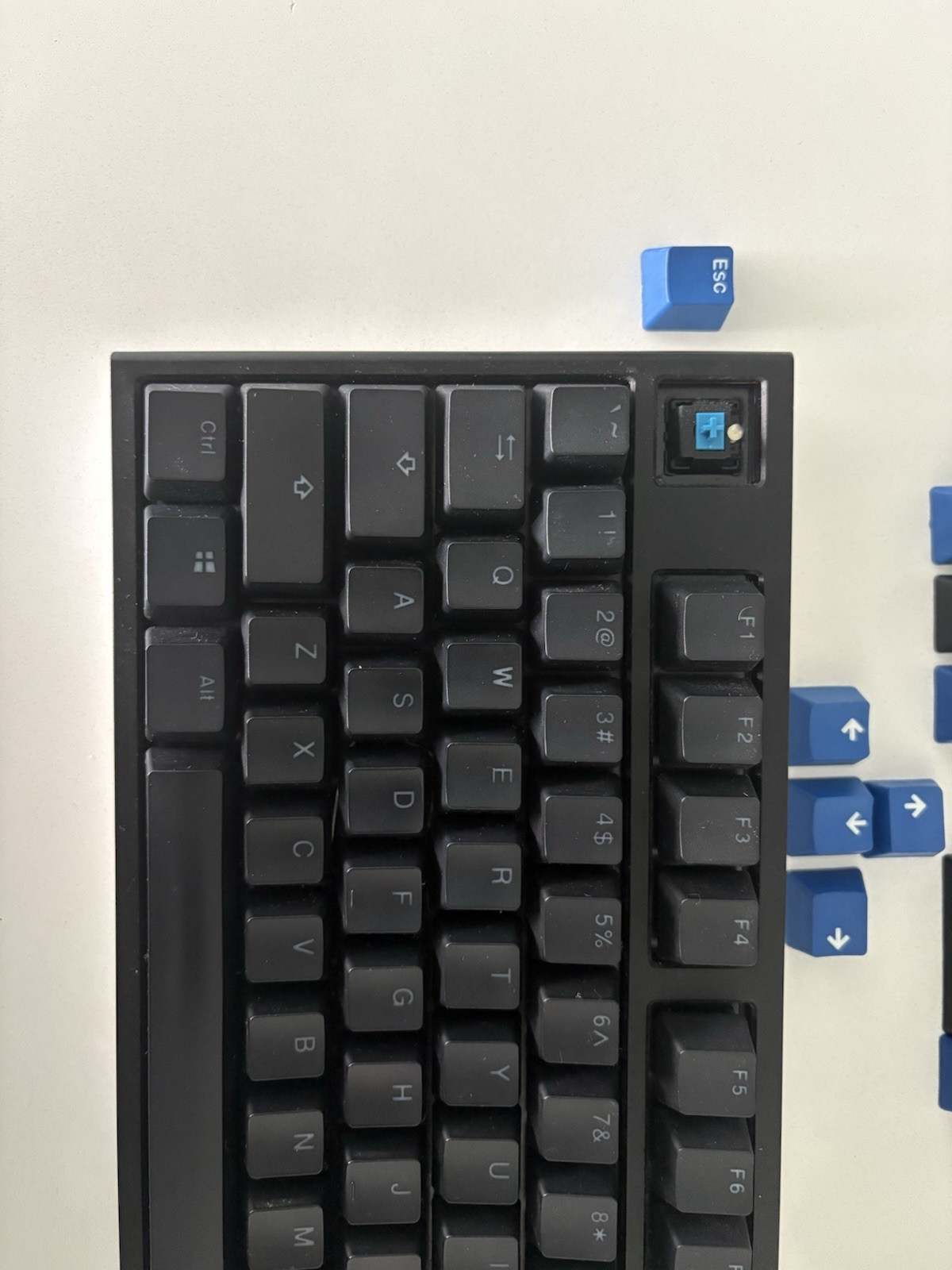 Ducky One 2 Mechanical Keyboard MX Cherry Blue Full-Size (100%)