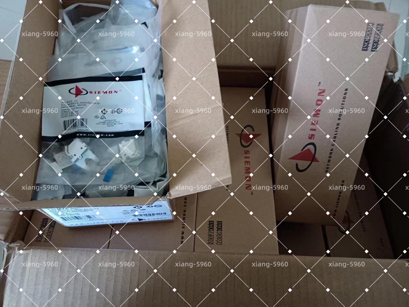 Siemon MX6-02 Outlet, MAX, UTP, CAT 6, RJ-45, Angled ,White Jack , New Box/50