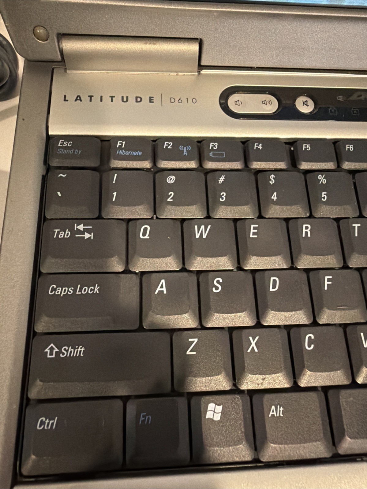 Dell Latitude D610 14” Laptop Intel Pentium M Processor Charger Working Computer