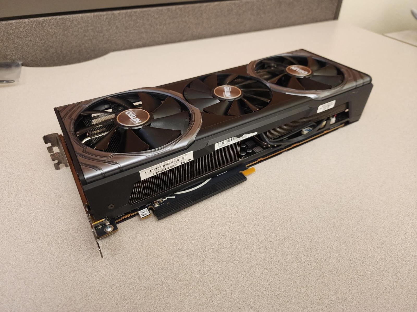 Sapphire NITRO+ Radeon RX Vega 64 8GB HBM2 Graphics Card 11276-01