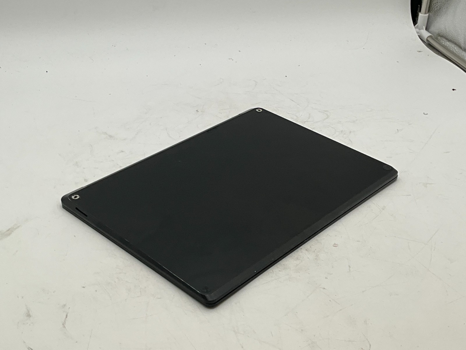 Microsoft Surface Laptop 4 13.5″ AMD Ryzen 7 16/512 Radeon Vega 037052404957