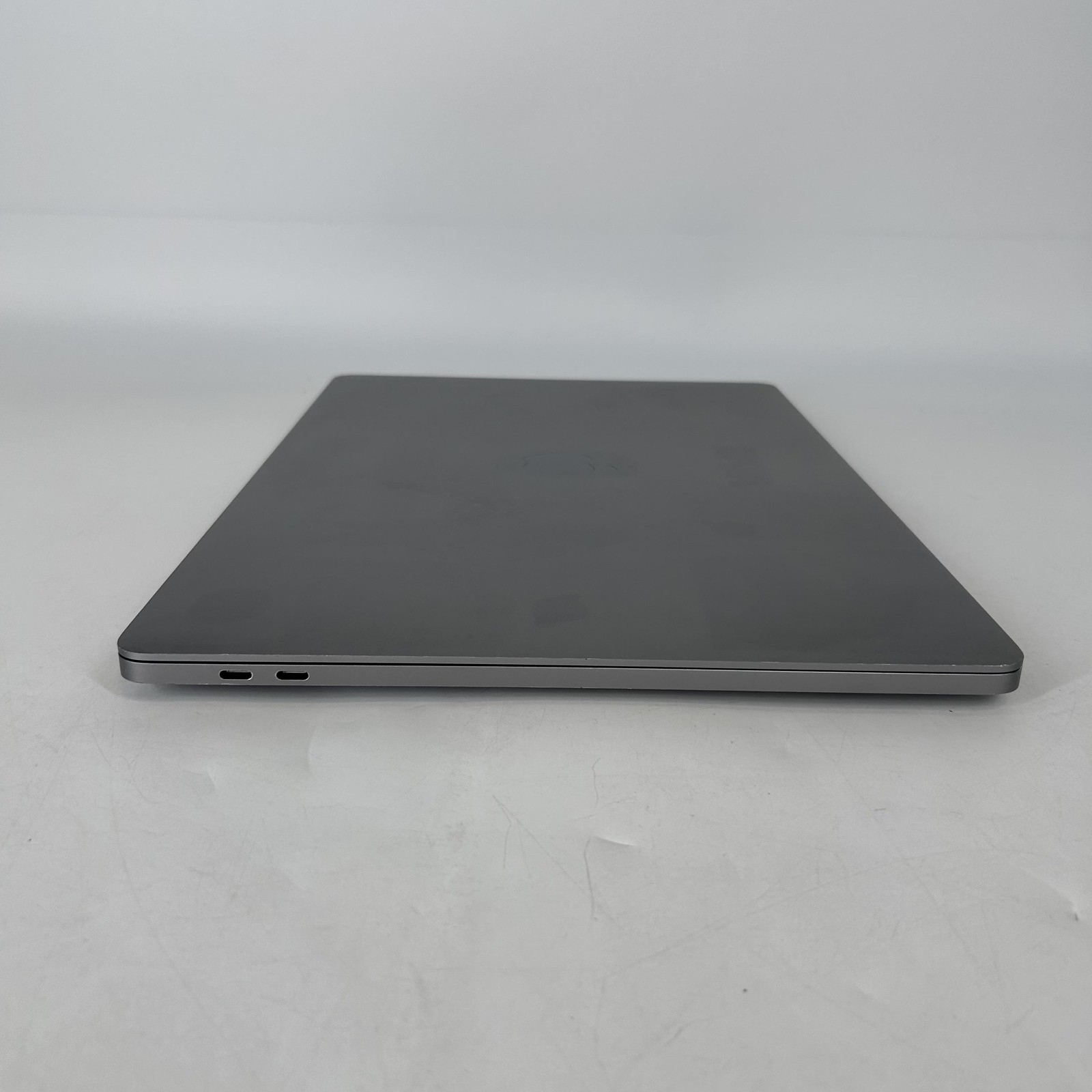 MacBook Pro 16 Touch Bar Space Gray 2019 i9 16GB 1TB AMD Radeon Pro 5500M Good