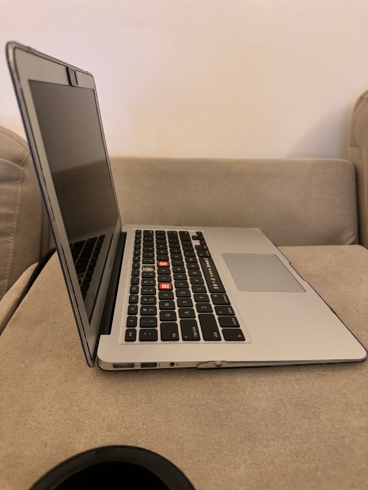 2015 MacBook Air, 13 Inch, 1.6GHz i5, 8GB RAM, 128SSD – Please Read Description