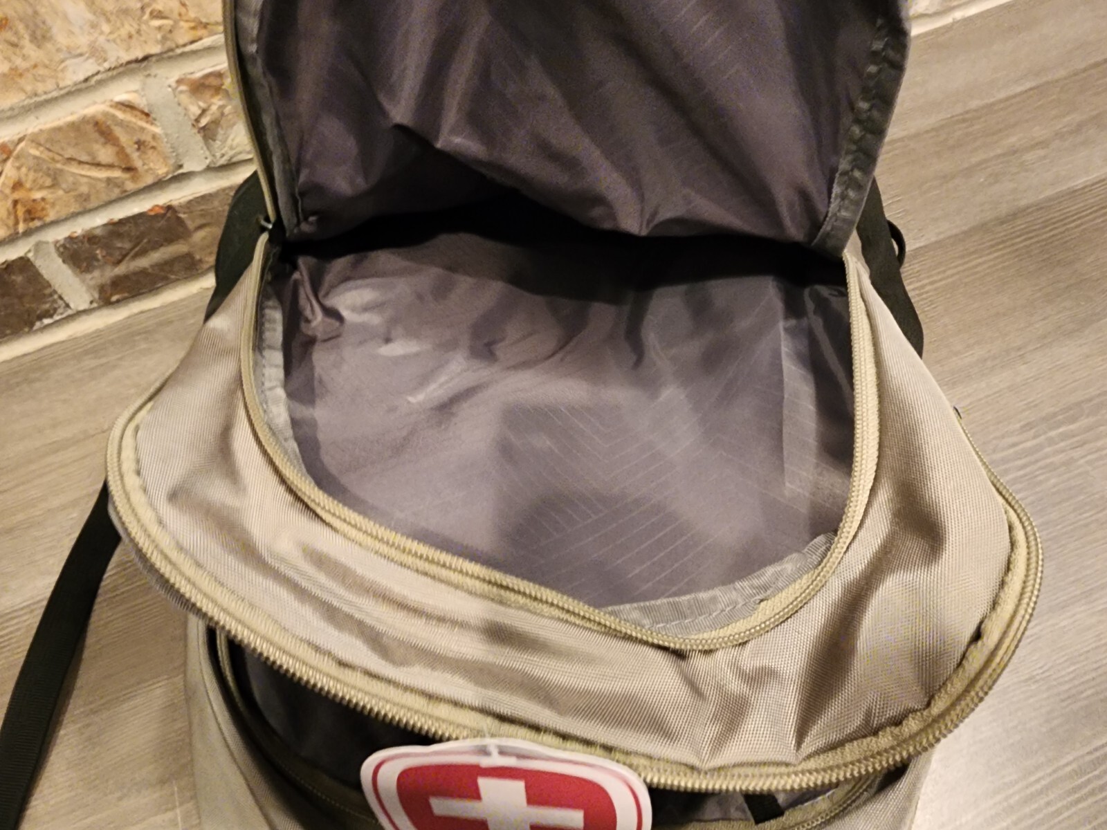 Swissgear 9940110 Backpack with Tablet pocket Fits up to 13” Laptop Pocket Olive