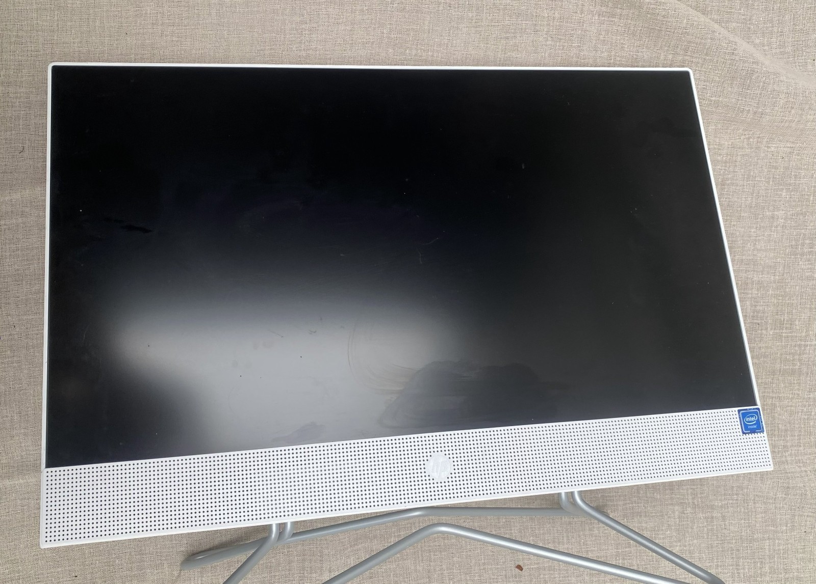 HP 22-DD0224 21.5″ All-in-One PC (Intel Celeron J4025, 4GB RAM, 128GB SSD)