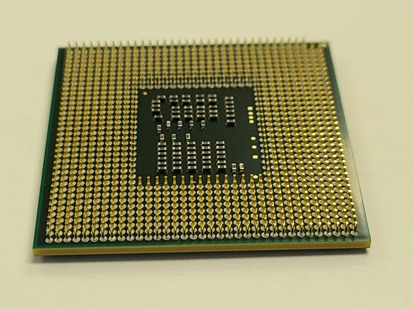 Intel SLBUK Core i3-370M 2.4GHz Processor Socket G1 CPU