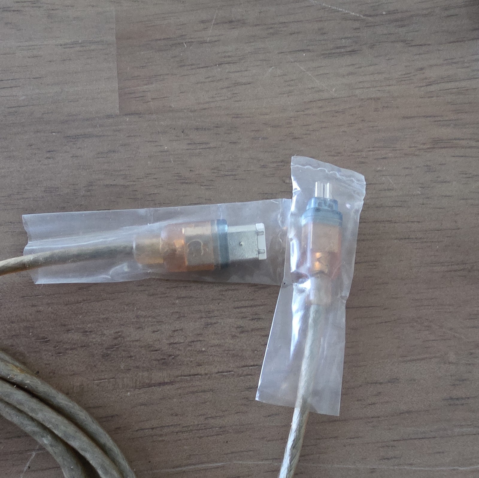 Genuine Apple FireWire S400 Cable 590-2286 4-pin to 6-pin male to male 6ft/2m