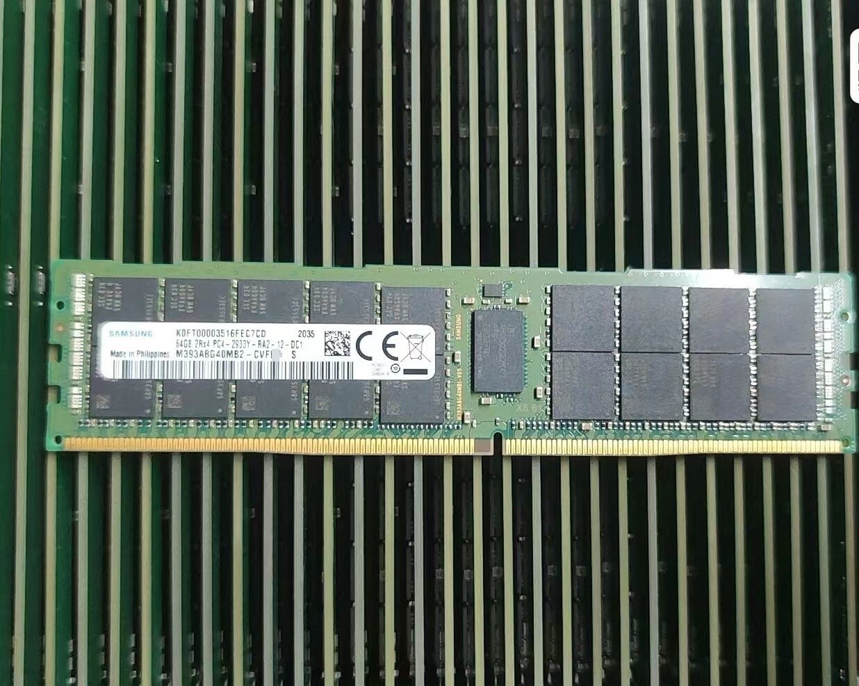 SAMSUNG 64GB DDR4 2933 2Rx4 PC4-23400 M393A8G40MB2-CVF 288pin Server RDIMM RAM
