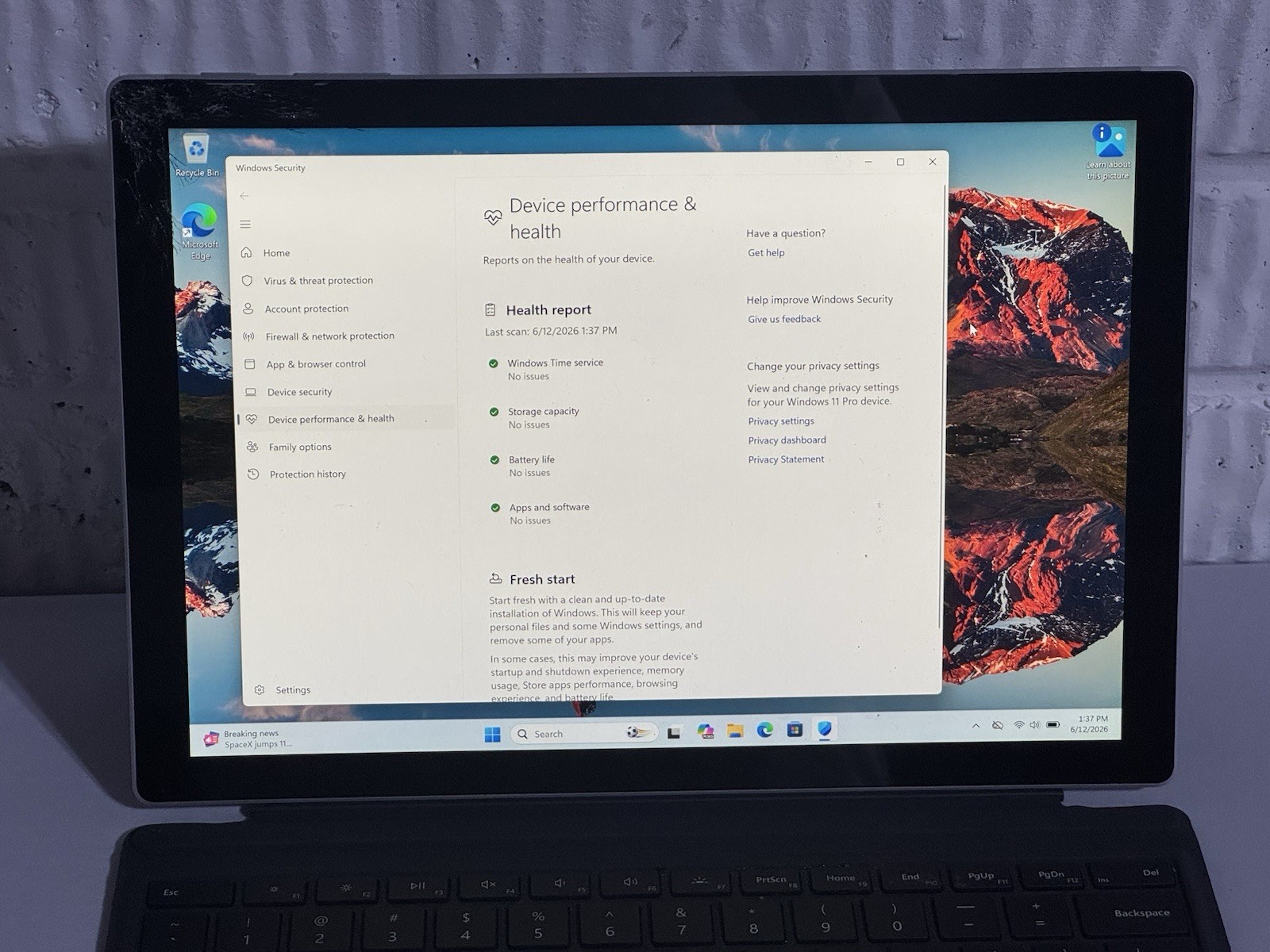 Microsoft Surface Pro 7 i5/16GB/256GB – Cracked Screen – AS/IS – PARTS & REPAIR