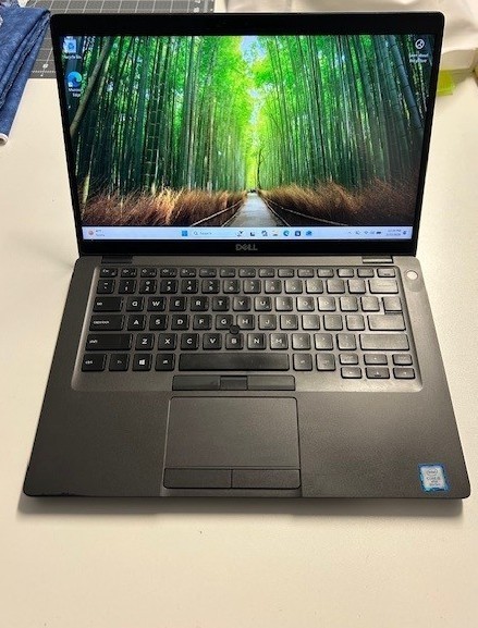 Dell Latitude E5400 14″ (256 GB SSD, Intel Core i5-8365U 8th. Gen., 2.40…