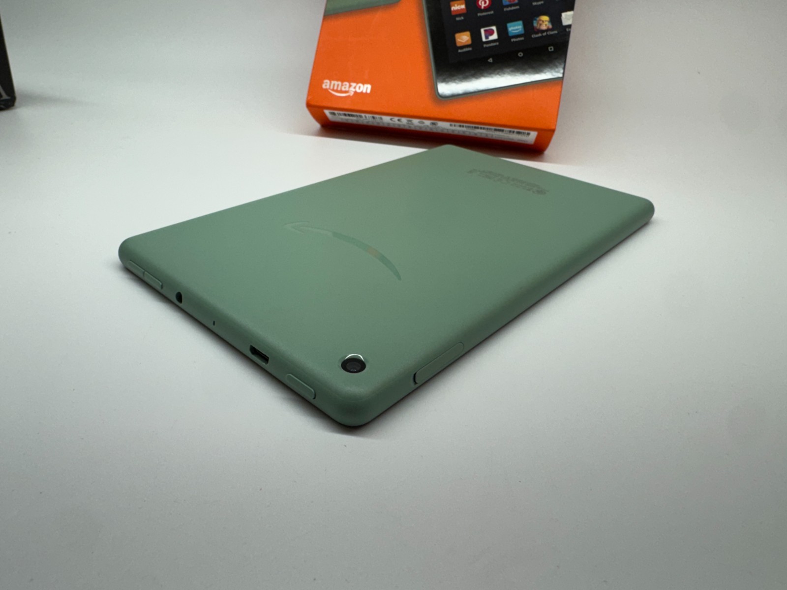 Amazon Fire 7 Tablet With Alexa 7″ Display 16 GB 9th Generation Sage Green WORKS