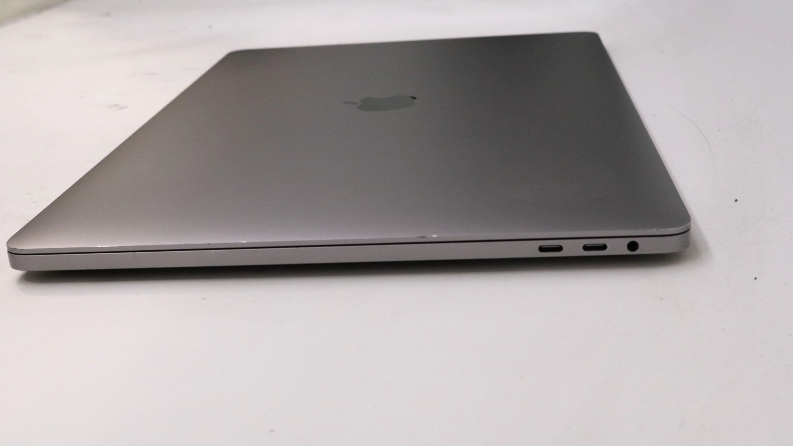 Apple MacBook Pro 16 Core i9 32GB 1TB Gray 2019 – Good
