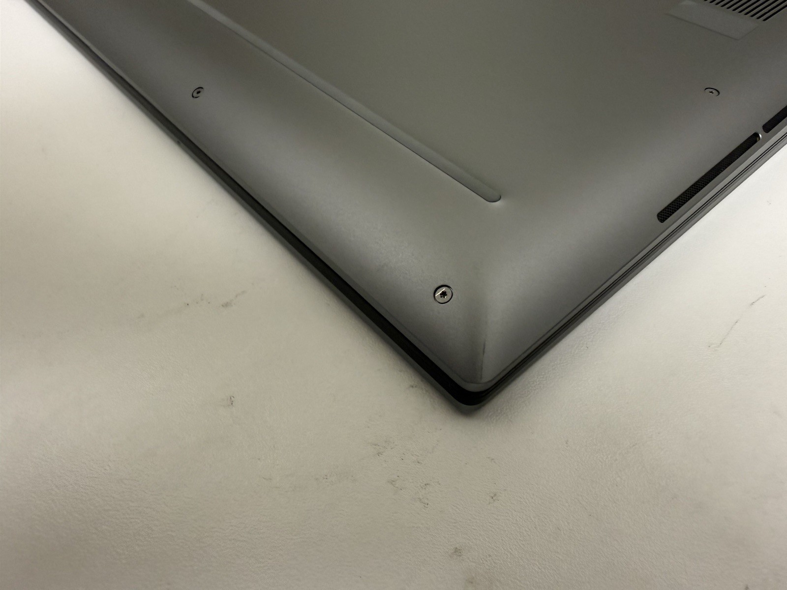 Dell Precision 5570 15.6″ Touch i7-12800H 16GB DDR5 RTX A1000 – No SSD