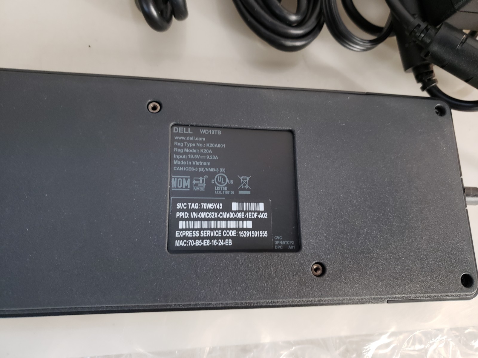Dell WD19TB Docking Station w/ OEM 180w AC Adapter + USB 3.0 + DP Cables