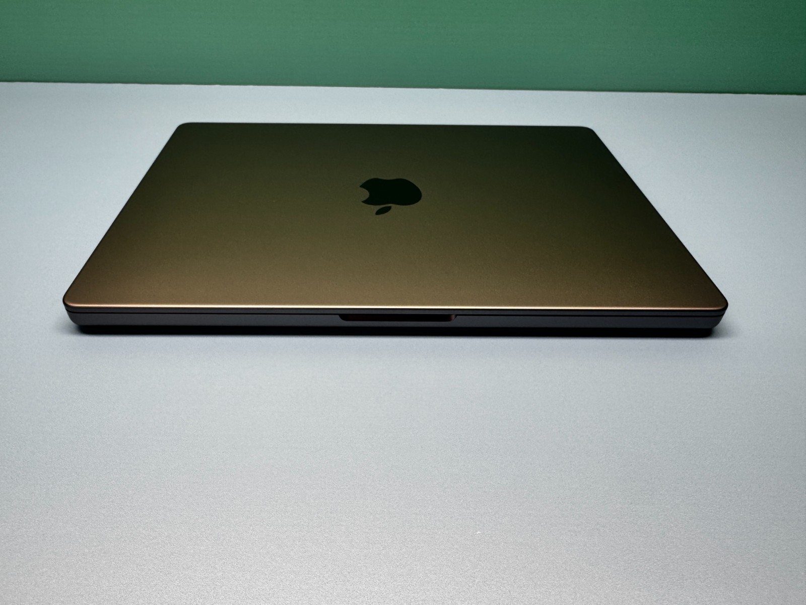 Tahoe 2021/22+ Apple MacBook Pro 14″ 32CORE M1 MAX 64GB RAM 1TB SSD – WARRANTY