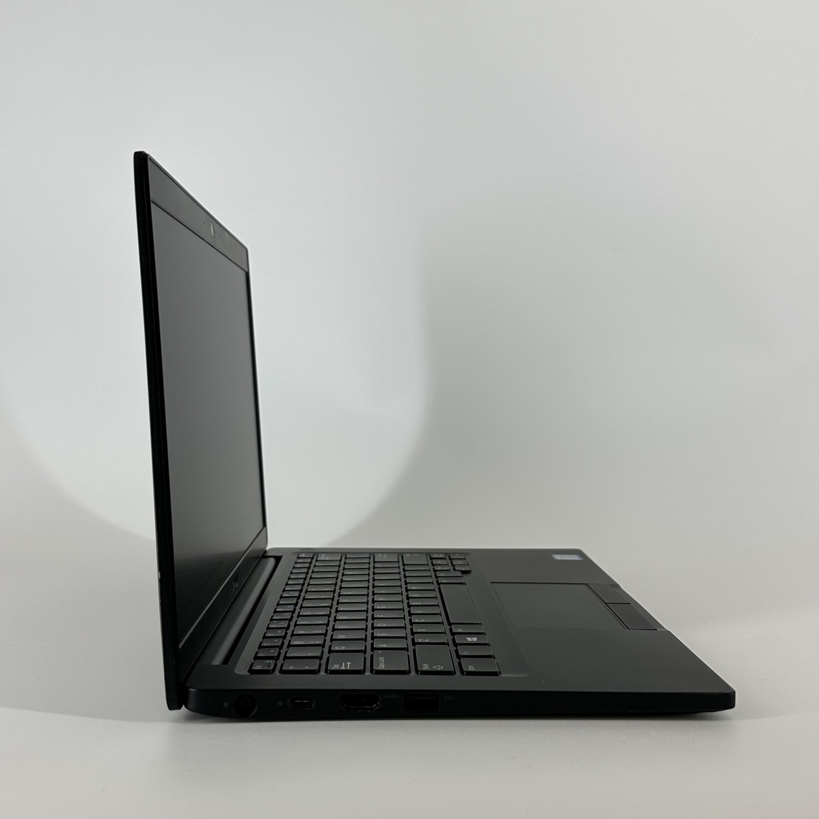 Dell Latitude 7390 13.3 Black FHD i5-8250U 1.60GHz 16GB RAM 256GB SSD Good