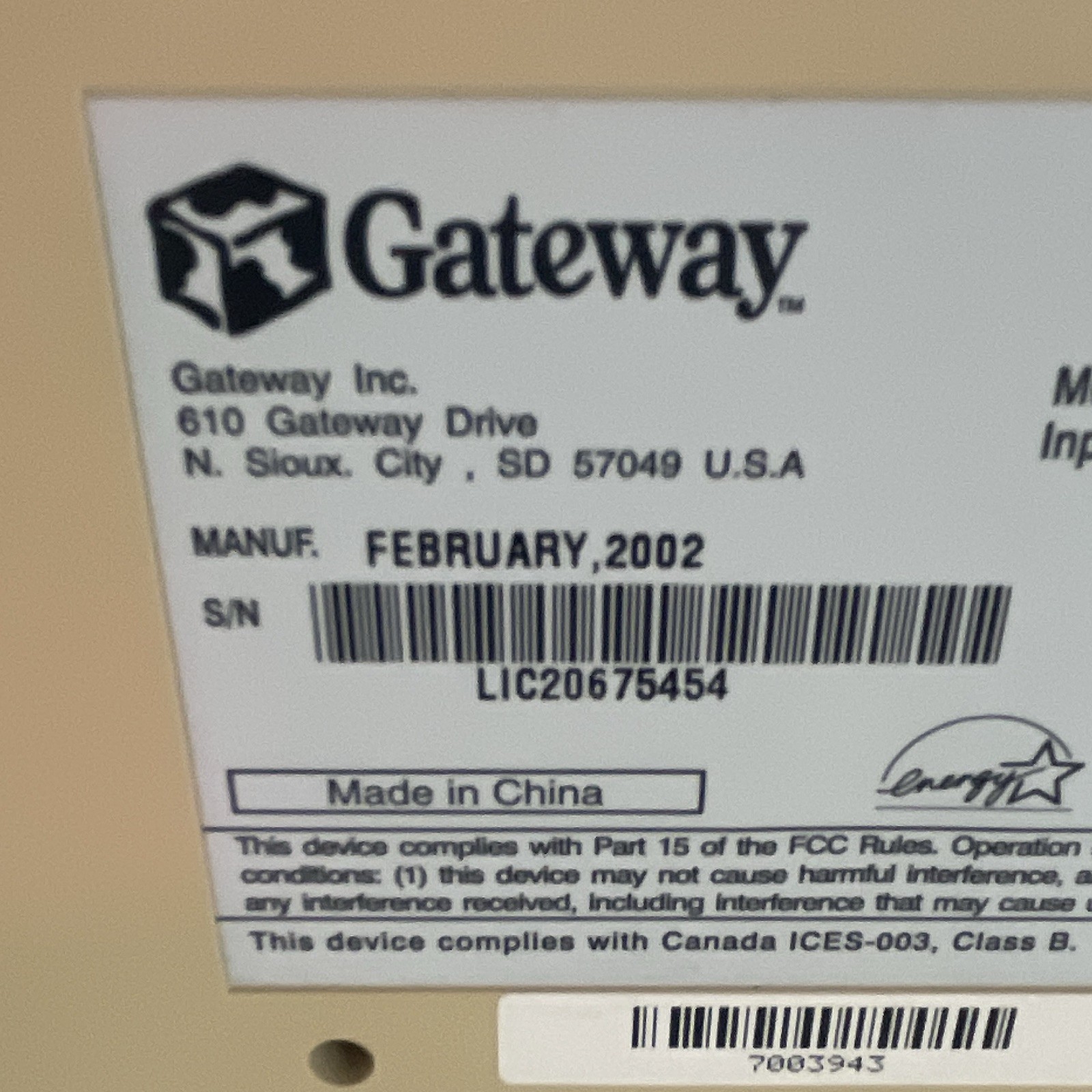 Gateway FPD1520 15″ LCD Monitor Beige 1024×768 4:3 VGA Built-In Speakers