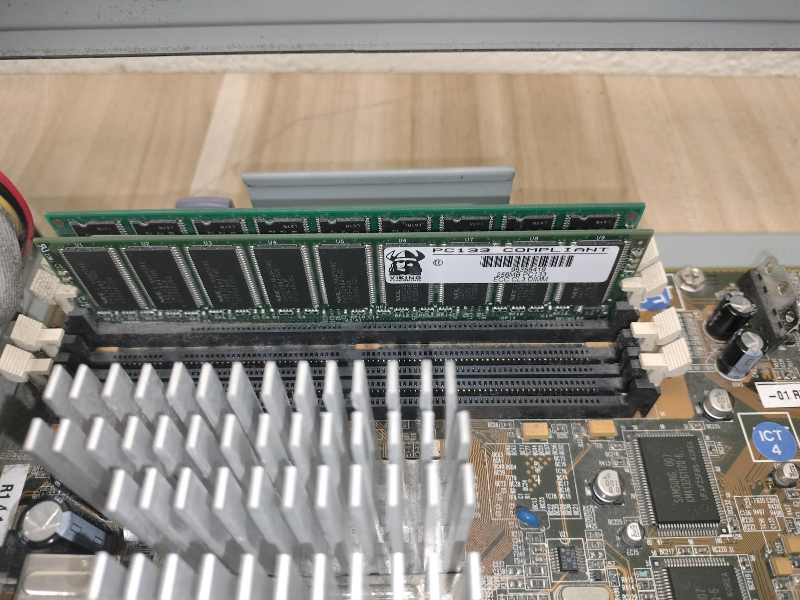Sun Microsystems SunBlade 100 UltraSPARC-IIe 500MHz CPU 384MB RAM 380-0329-03