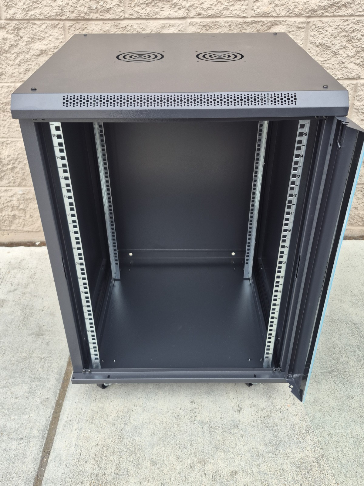 15U 19″ 24″ Deep Server/Networking Wall Mount Cabinet W/Shelf And Casters