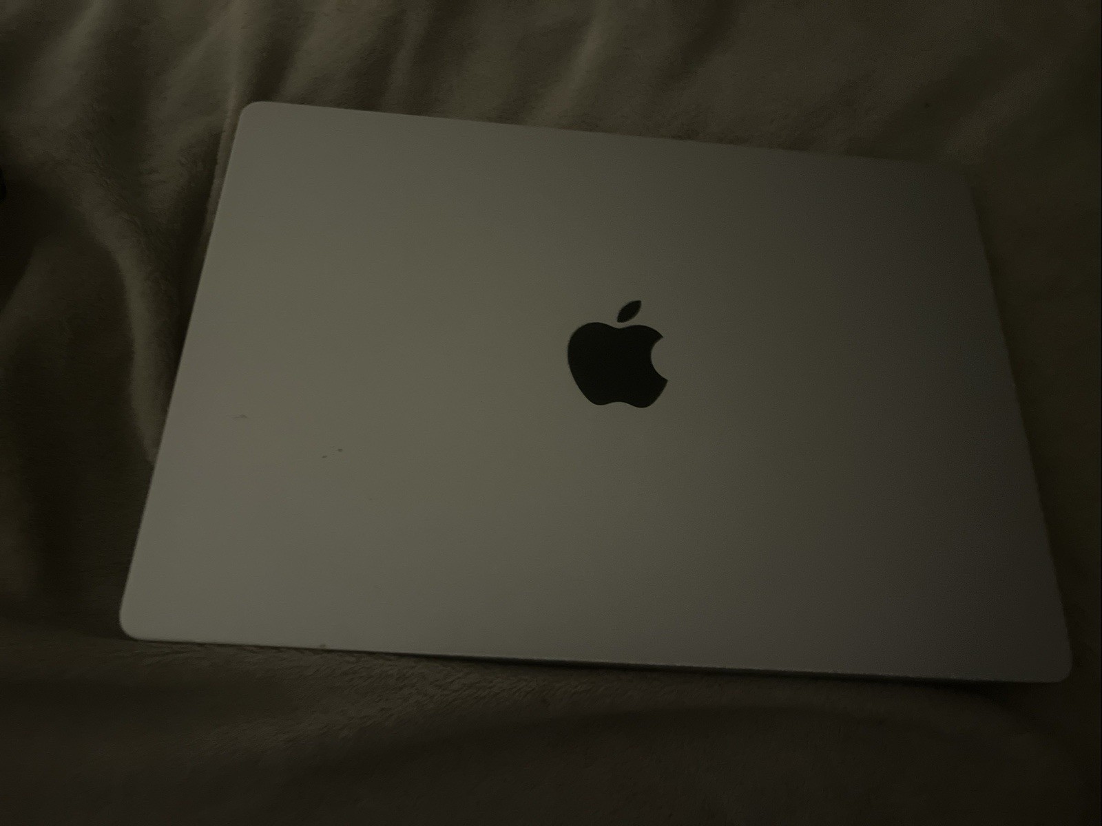 2023 MacBook Pro 14-inch M3 32GB RAM 256GB SSD
